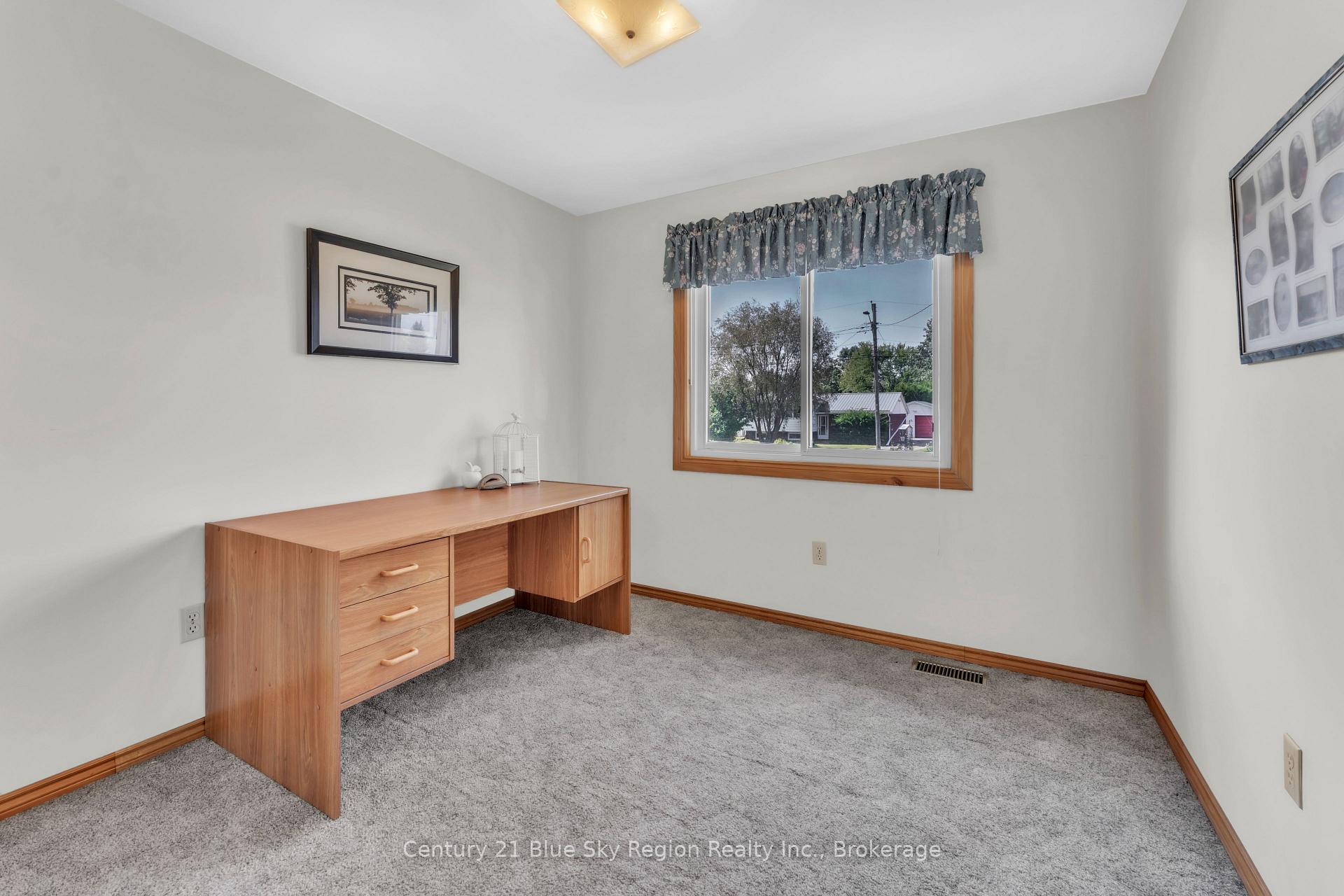 Photo 19 of 28 Farley Avenue, North Bay, Ferris — HOMEH