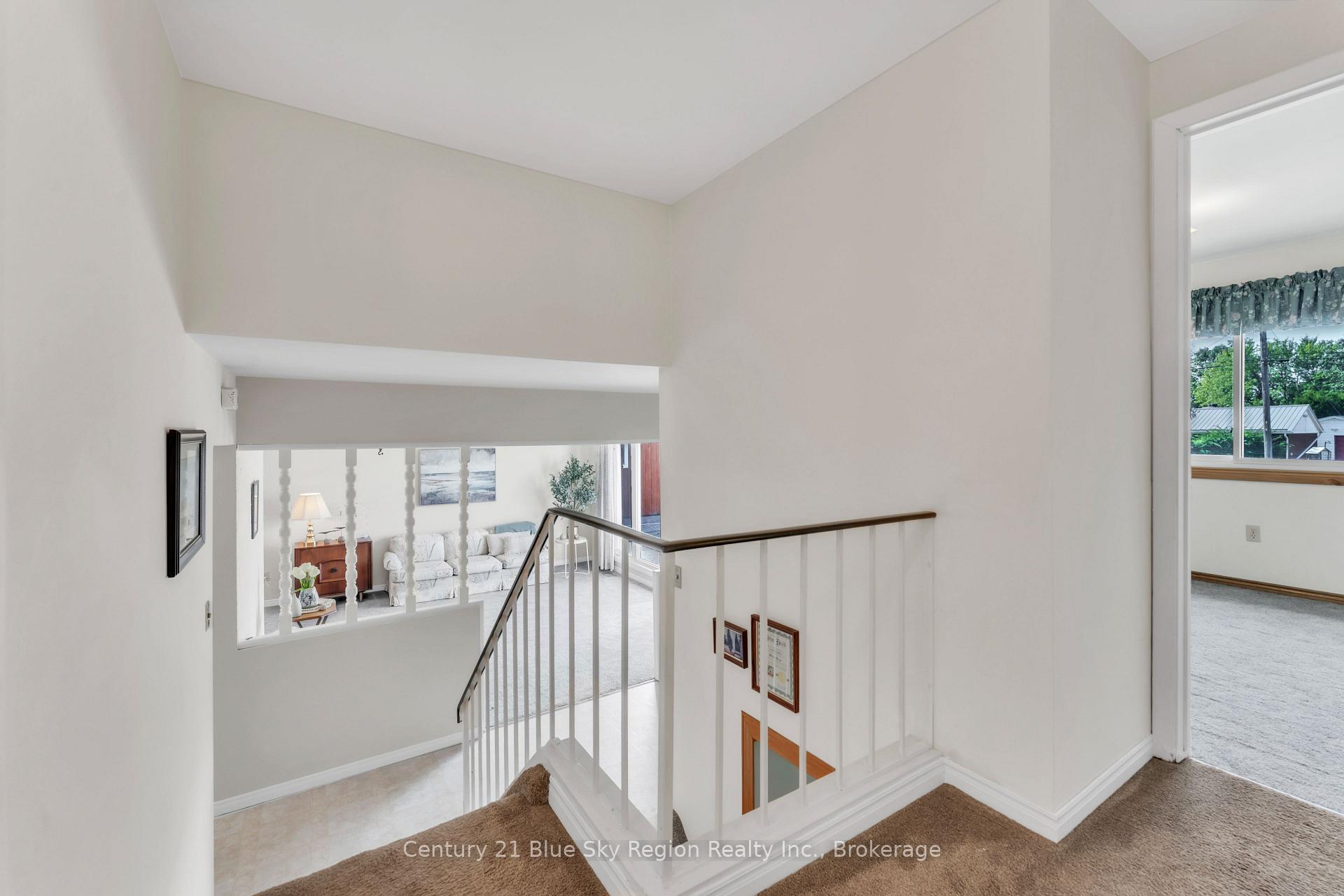 Photo 21 of 28 Farley Avenue, North Bay, Ferris — HOMEH