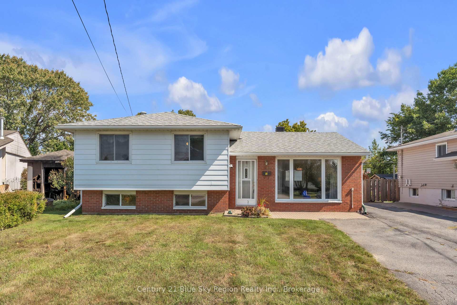 Photo 27 of 28 Farley Avenue, North Bay, Ferris — HOMEH
