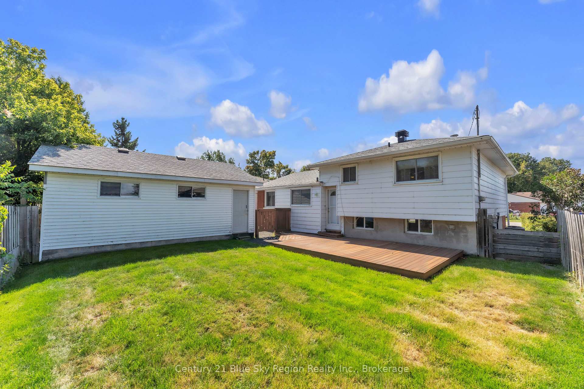 Photo 33 of 28 Farley Avenue, North Bay, Ferris — HOMEH