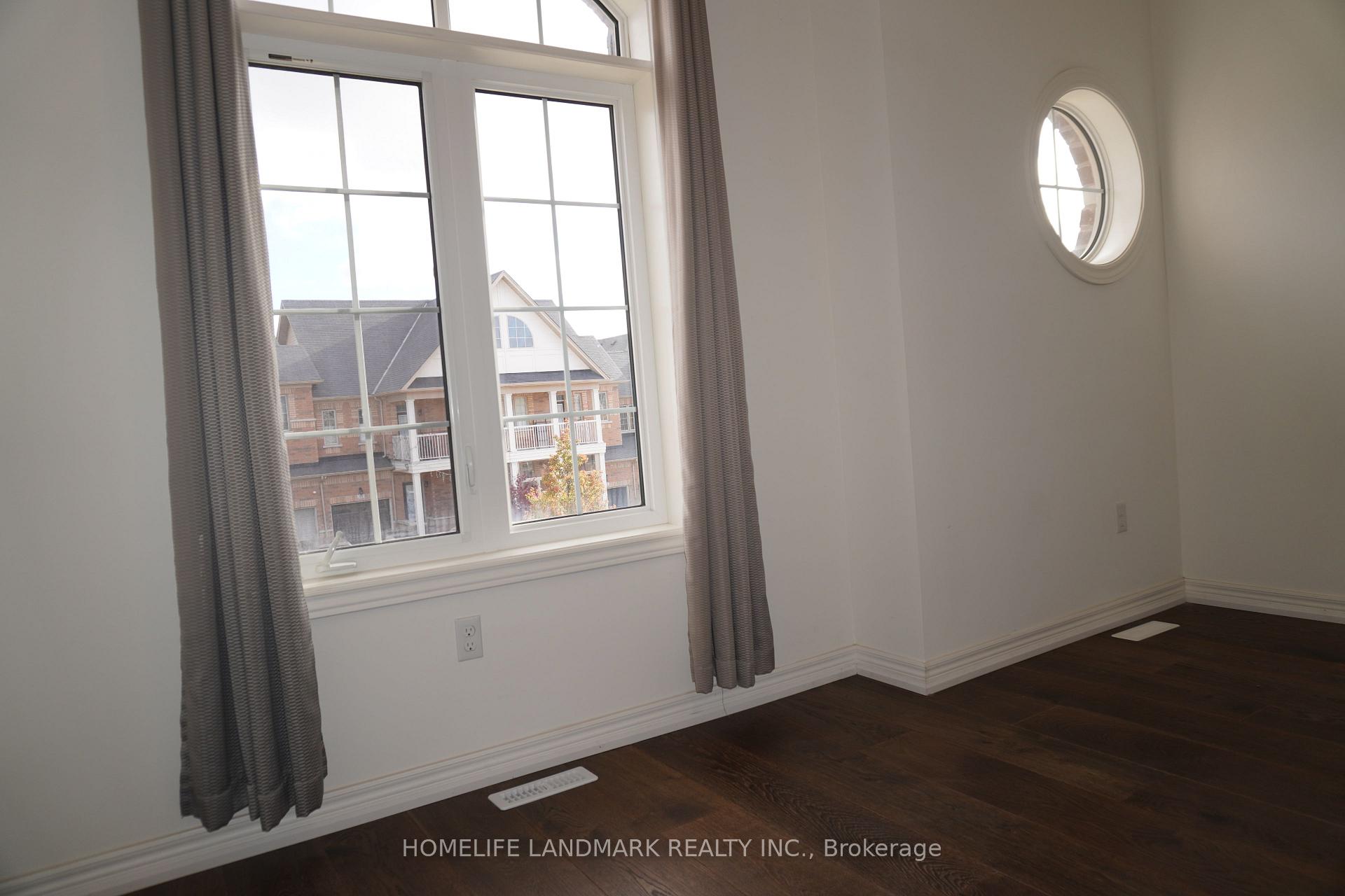 Photo 8 of 16 Harbord Street, Markham, Berczy — HOMEH