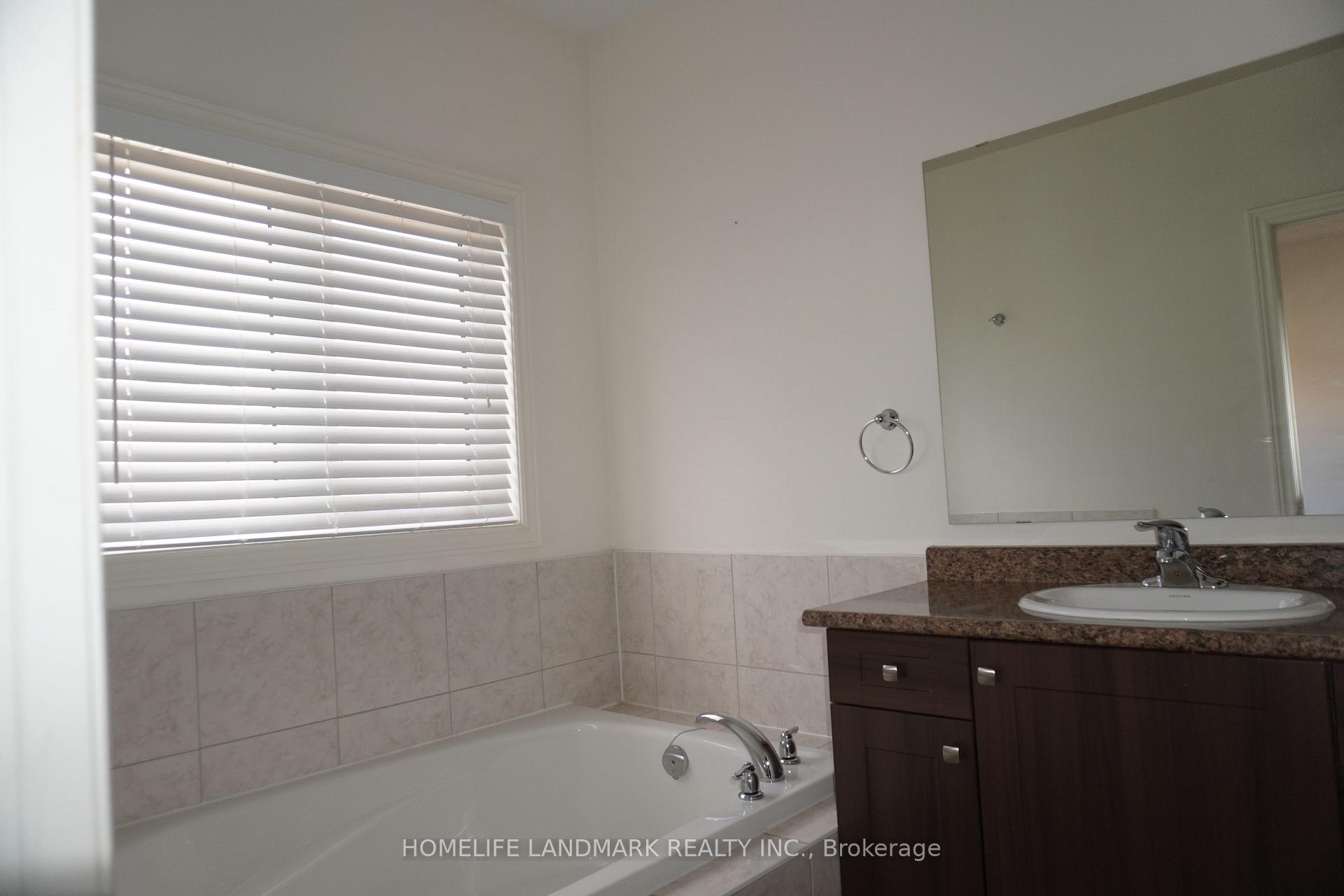 Photo 9 of 16 Harbord Street, Markham, Berczy — HOMEH