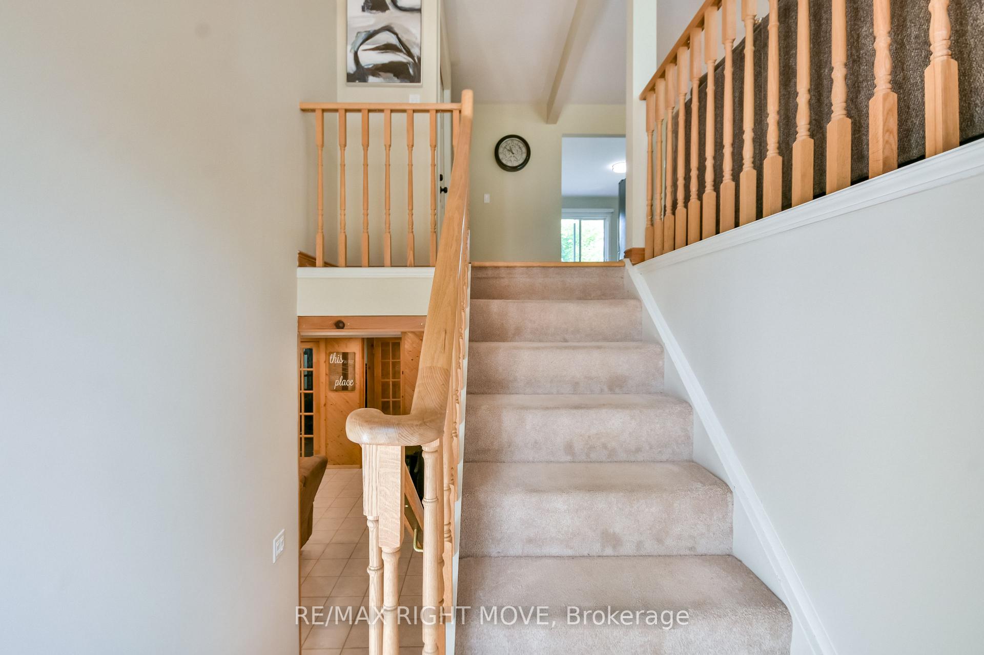 Photo 4 of 28 Christine Place, Orillia — HOMEH
