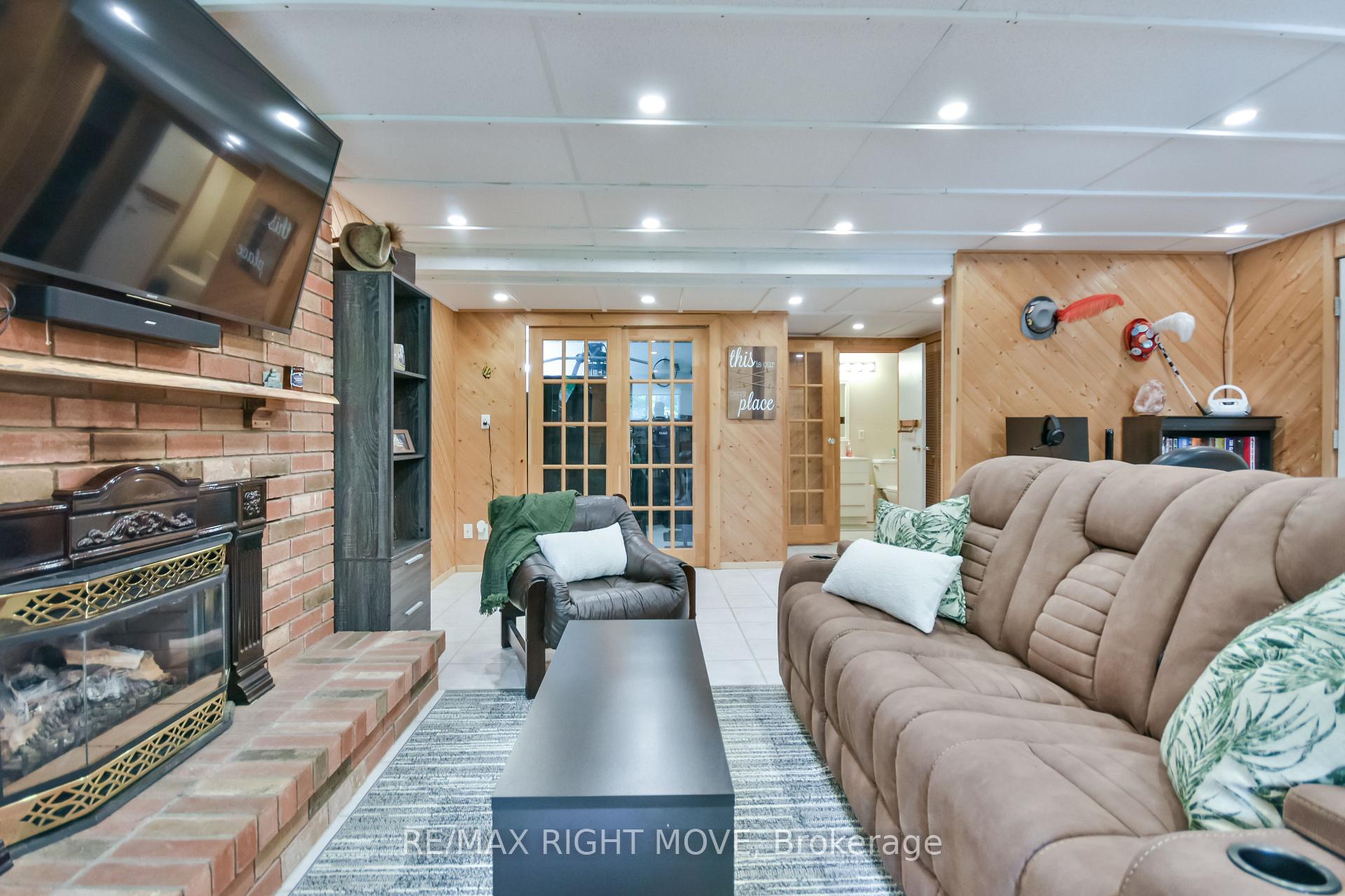 Photo 28 of 28 Christine Place, Orillia — HOMEH