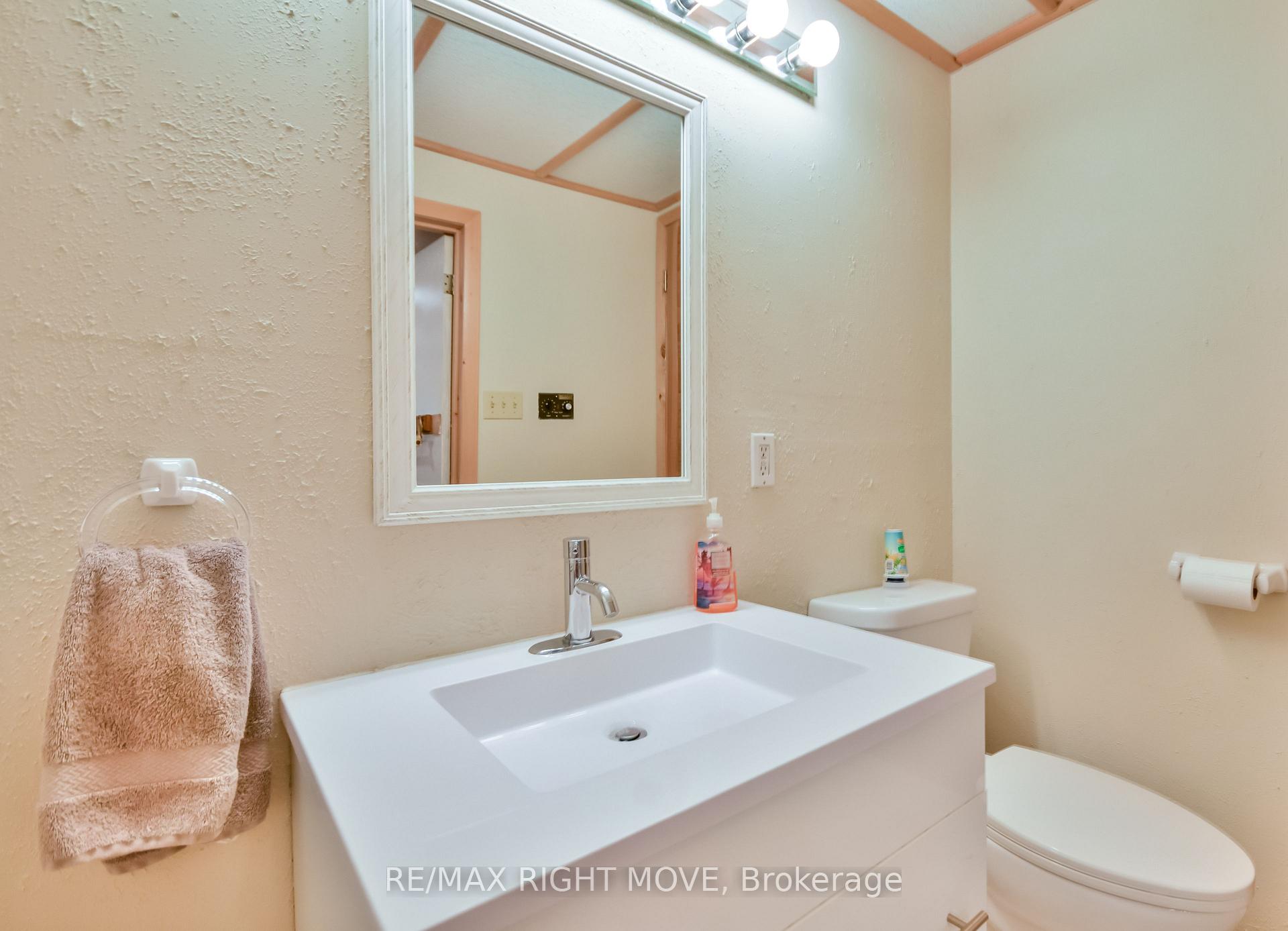 Photo 31 of 28 Christine Place, Orillia — HOMEH