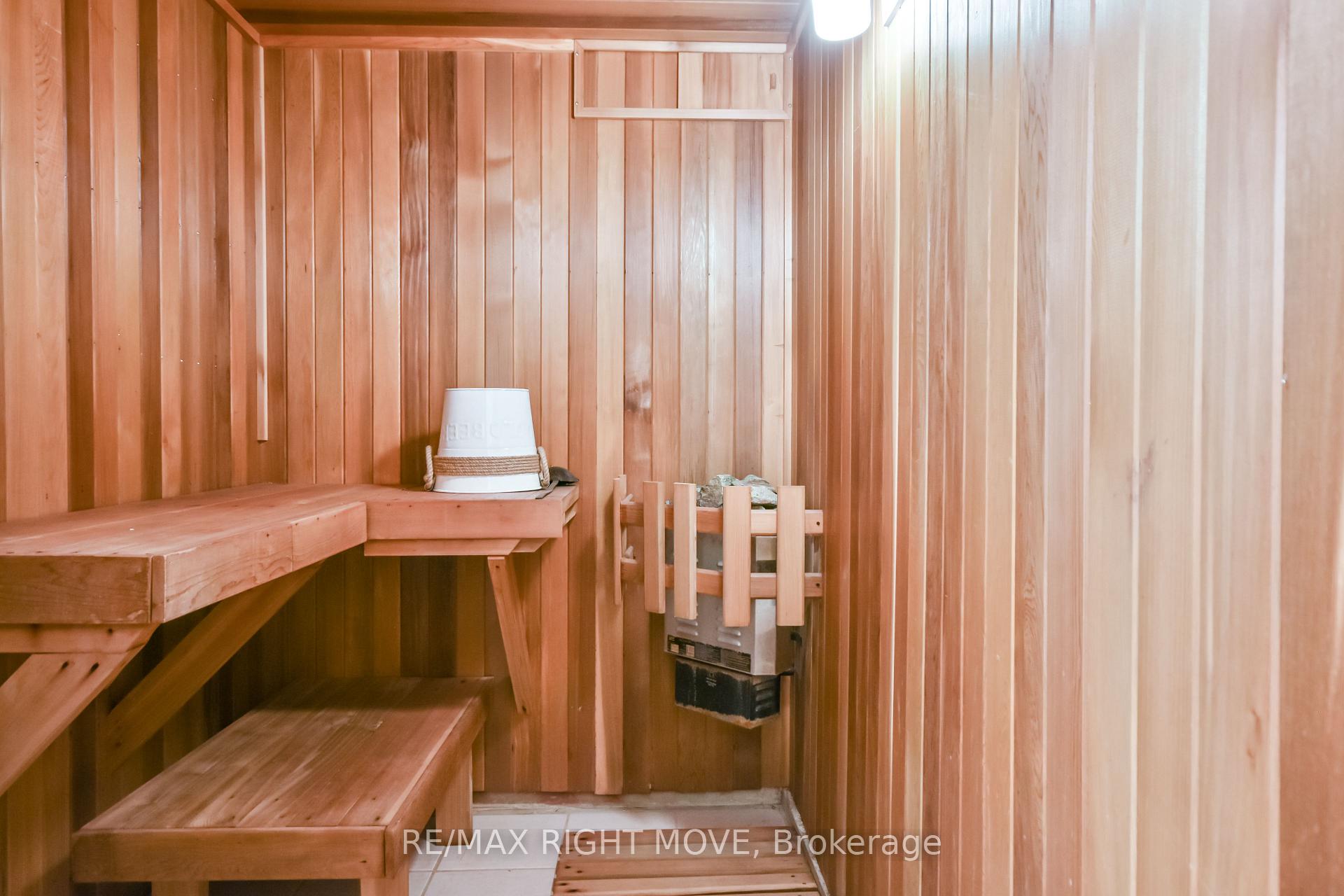 Photo 34 of 28 Christine Place, Orillia — HOMEH