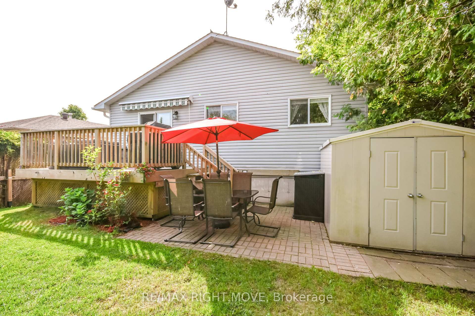 Photo 38 of 28 Christine Place, Orillia — HOMEH