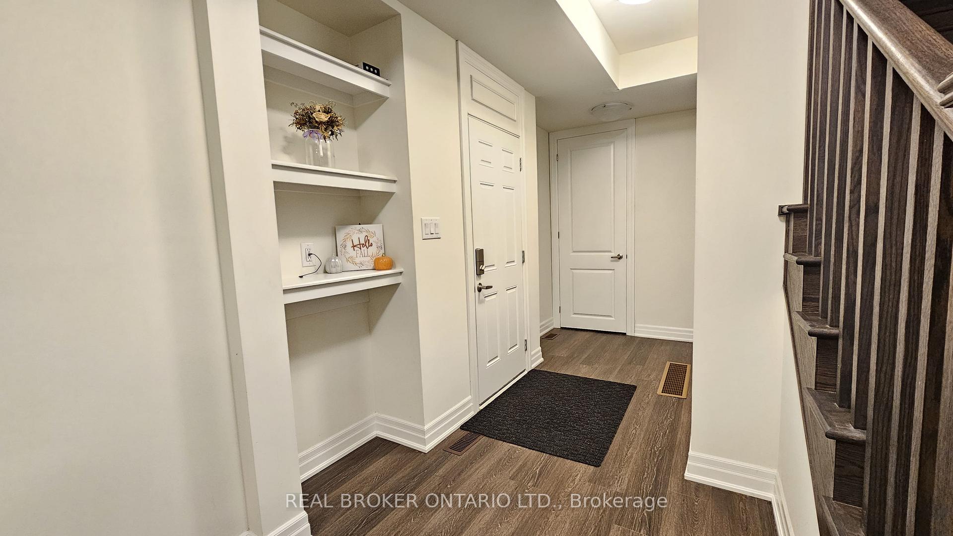 Photo 5 of 90 Thomas Frisby Jr Crescent, Markham, Victoria Square — HOMEH