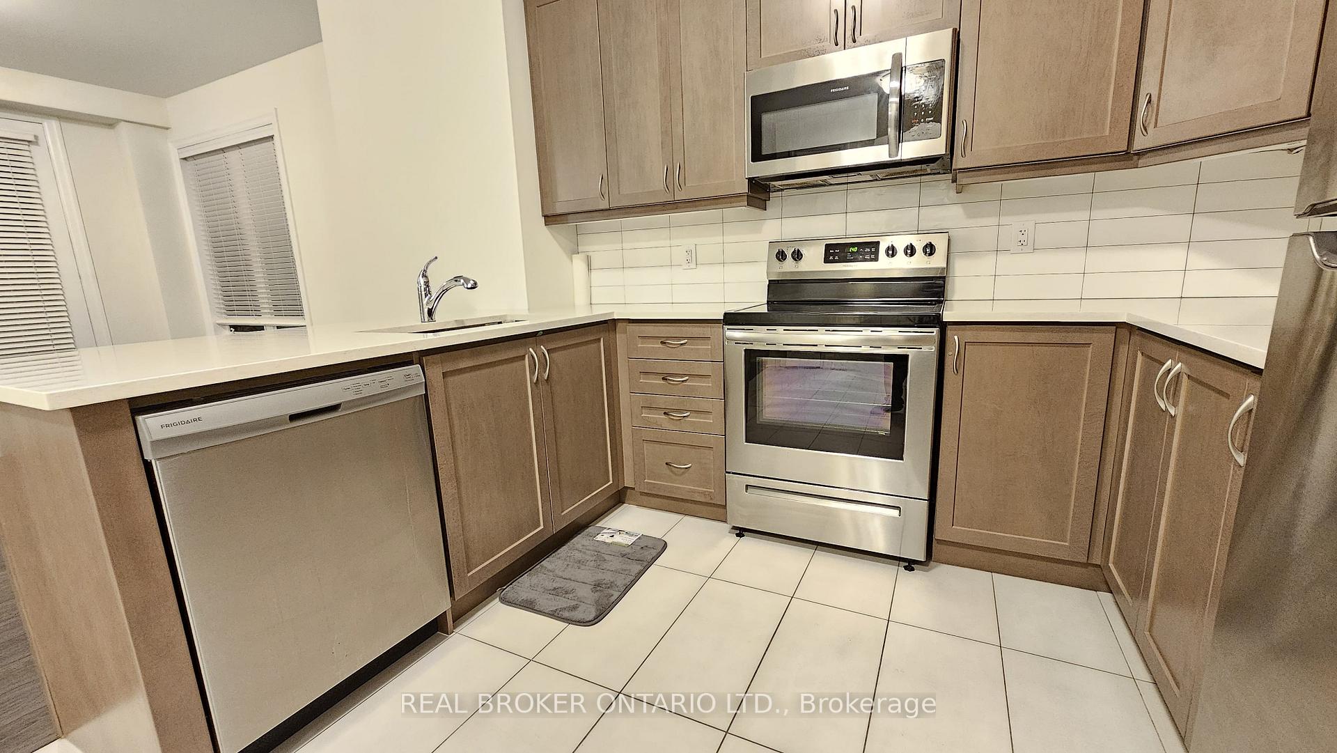 Photo 7 of 90 Thomas Frisby Jr Crescent, Markham, Victoria Square — HOMEH