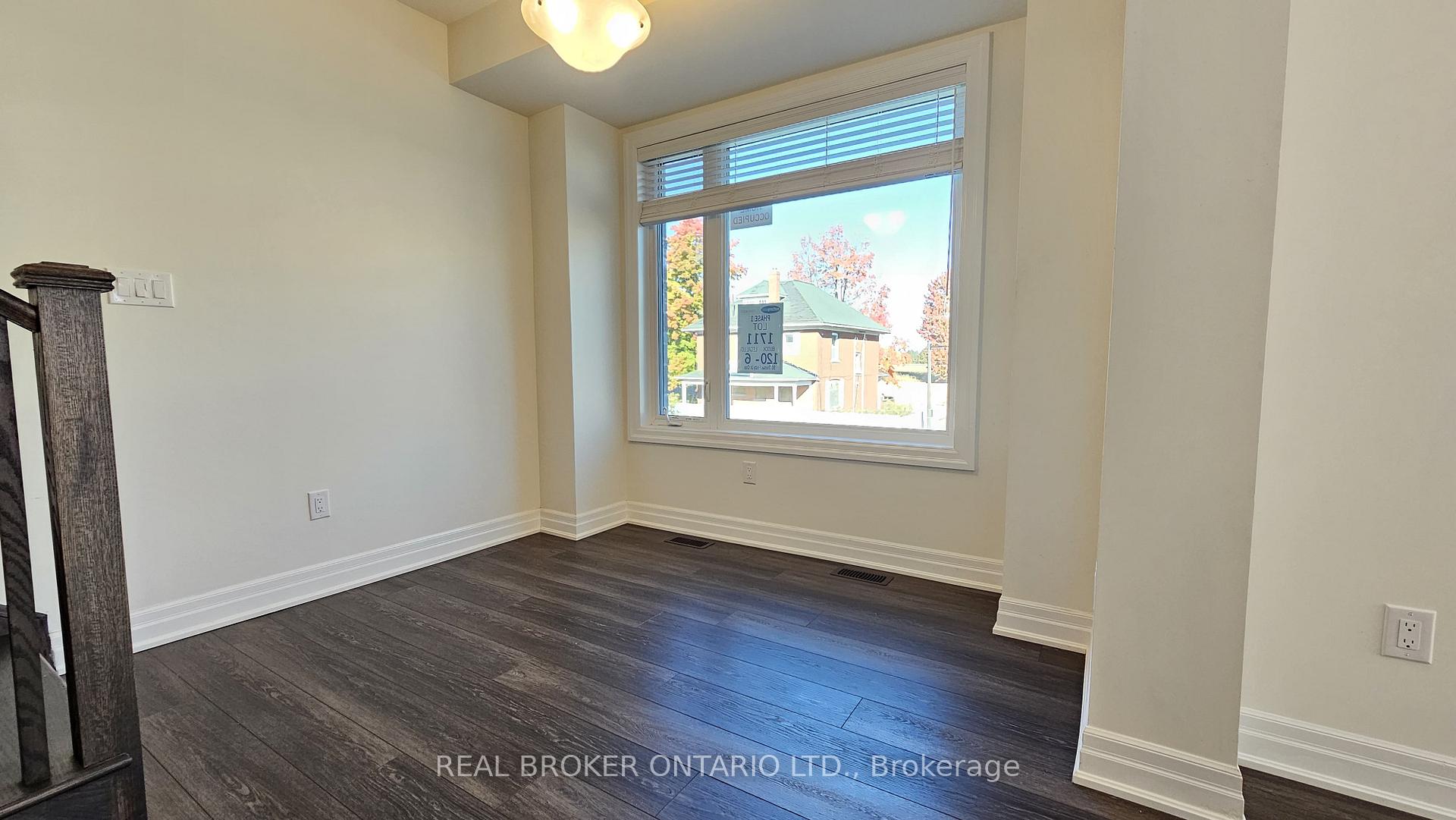 Photo 10 of 90 Thomas Frisby Jr Crescent, Markham, Victoria Square — HOMEH