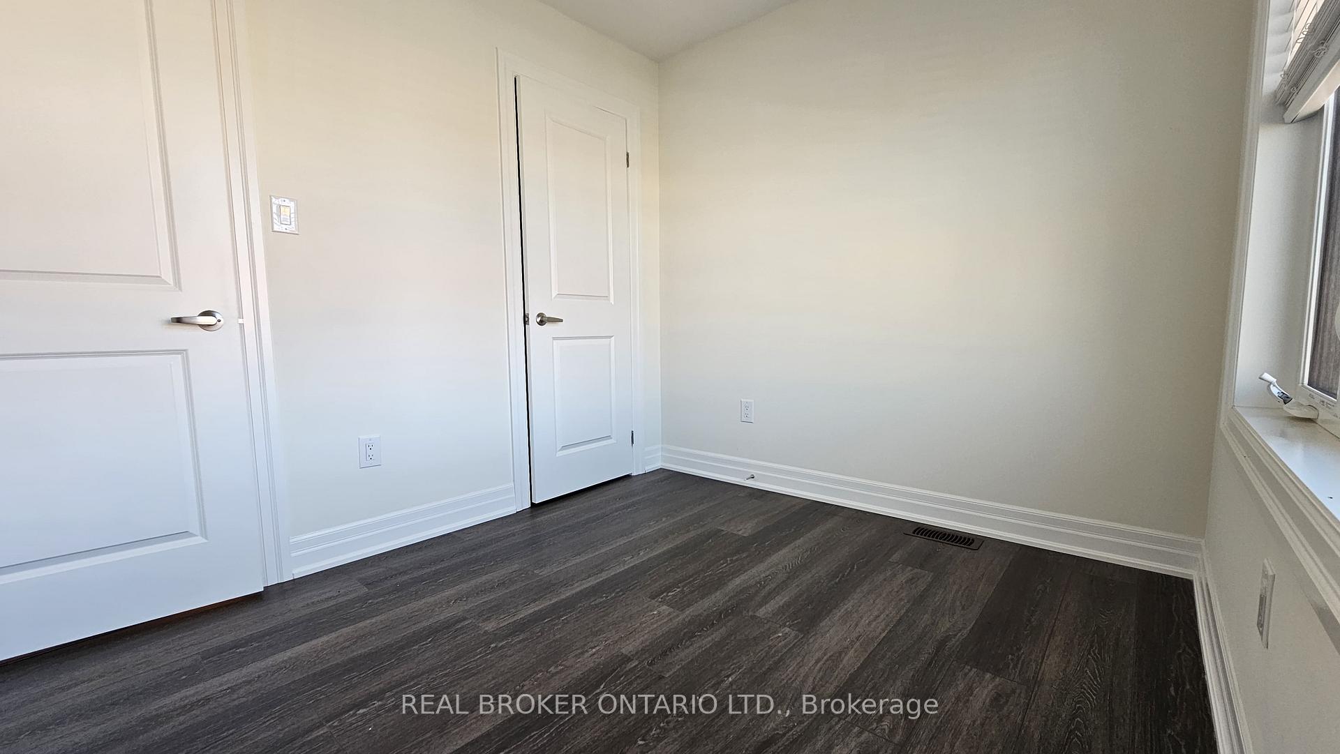 Photo 13 of 90 Thomas Frisby Jr Crescent, Markham, Victoria Square — HOMEH
