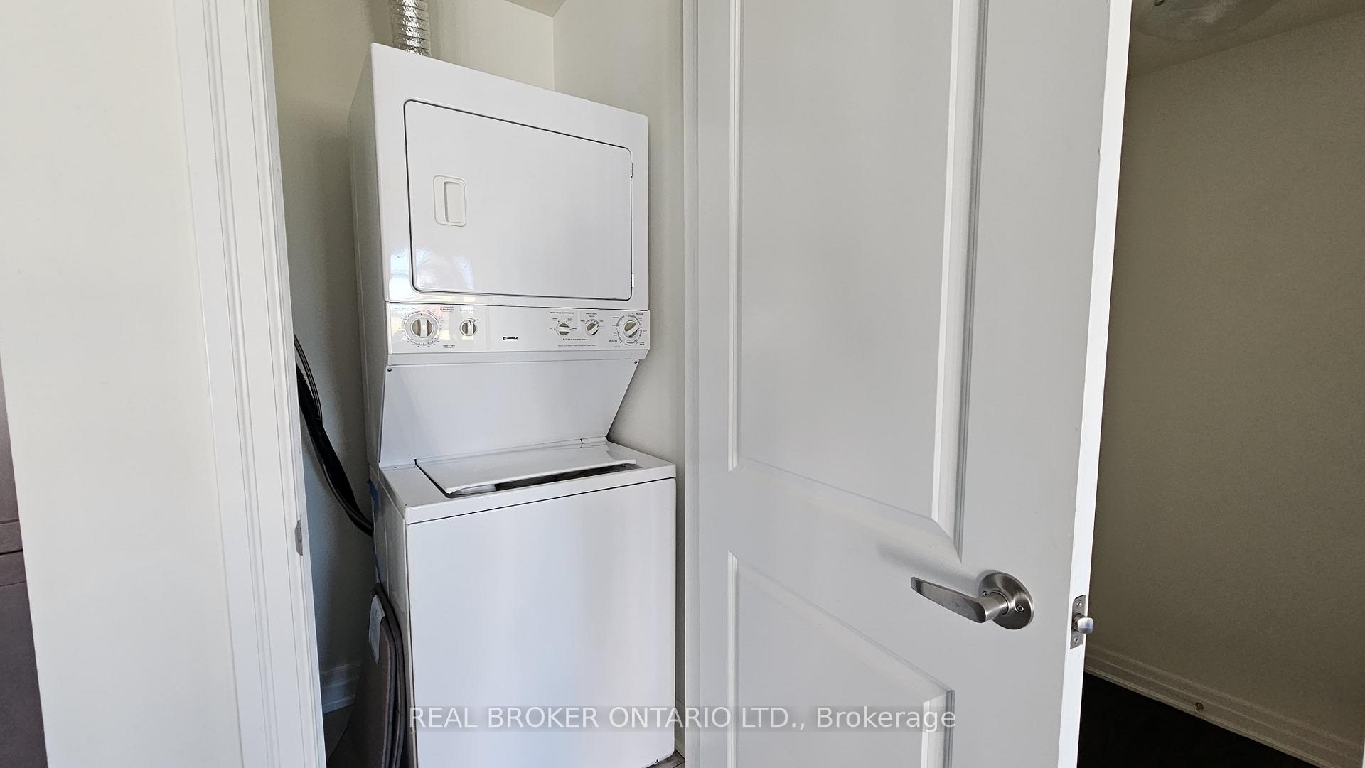Photo 19 of 90 Thomas Frisby Jr Crescent, Markham, Victoria Square — HOMEH