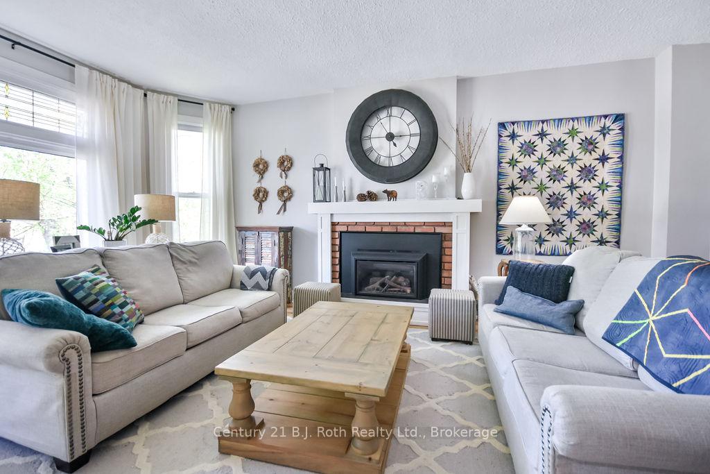 Photo 6 of 135 Peter Street N, Orillia — HOMEH