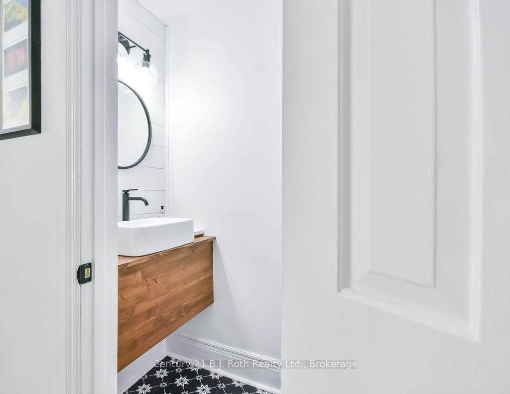 Photo 13 of 135 Peter Street N, Orillia — HOMEH