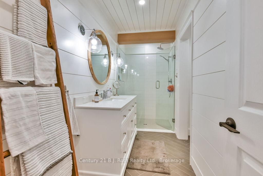 Photo 22 of 135 Peter Street N, Orillia — HOMEH
