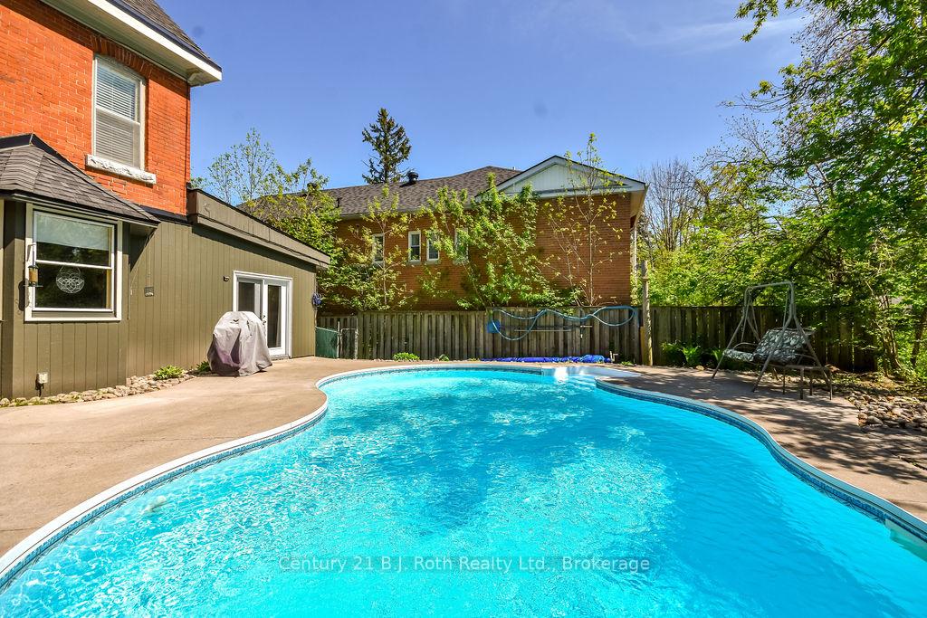 Photo 34 of 135 Peter Street N, Orillia — HOMEH