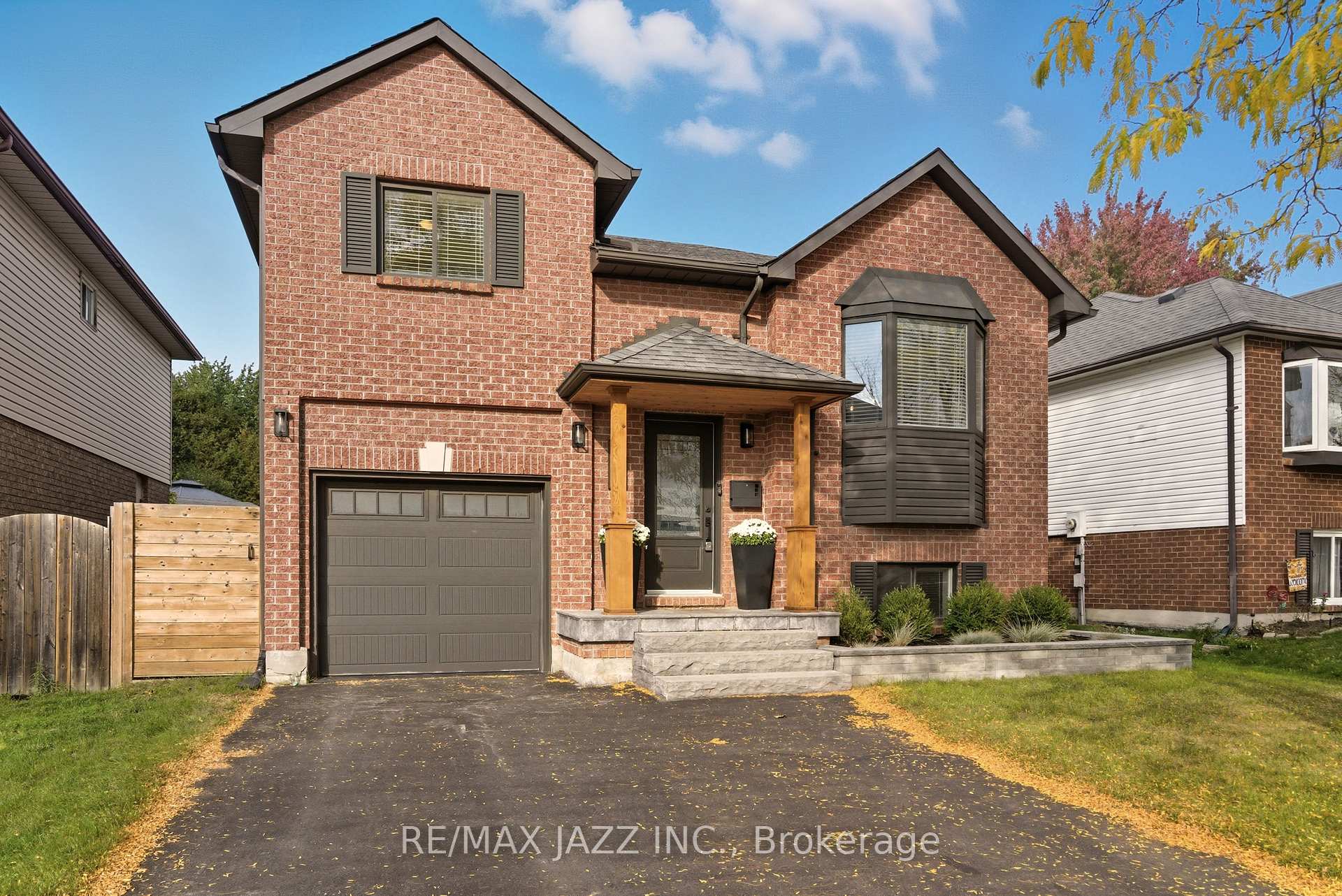 Photo 2 of 804 Beatrice Street E, Oshawa, Pinecrest — HOMEH