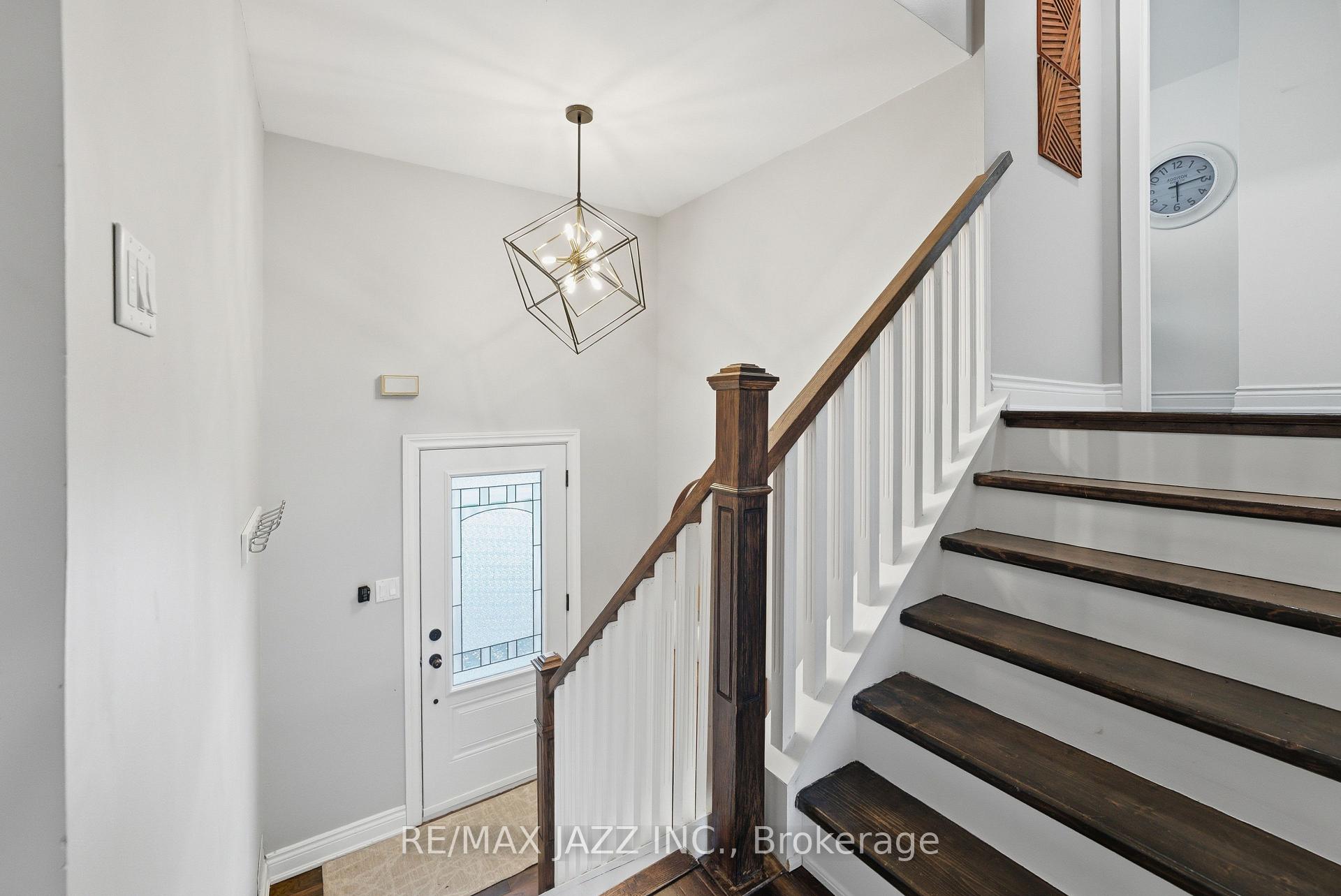 Photo 4 of 804 Beatrice Street E, Oshawa, Pinecrest — HOMEH