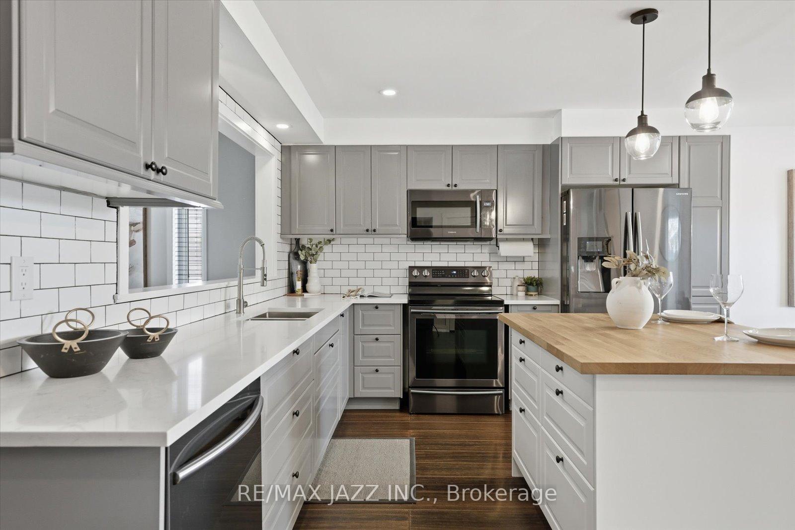 Photo 9 of 804 Beatrice Street E, Oshawa, Pinecrest — HOMEH