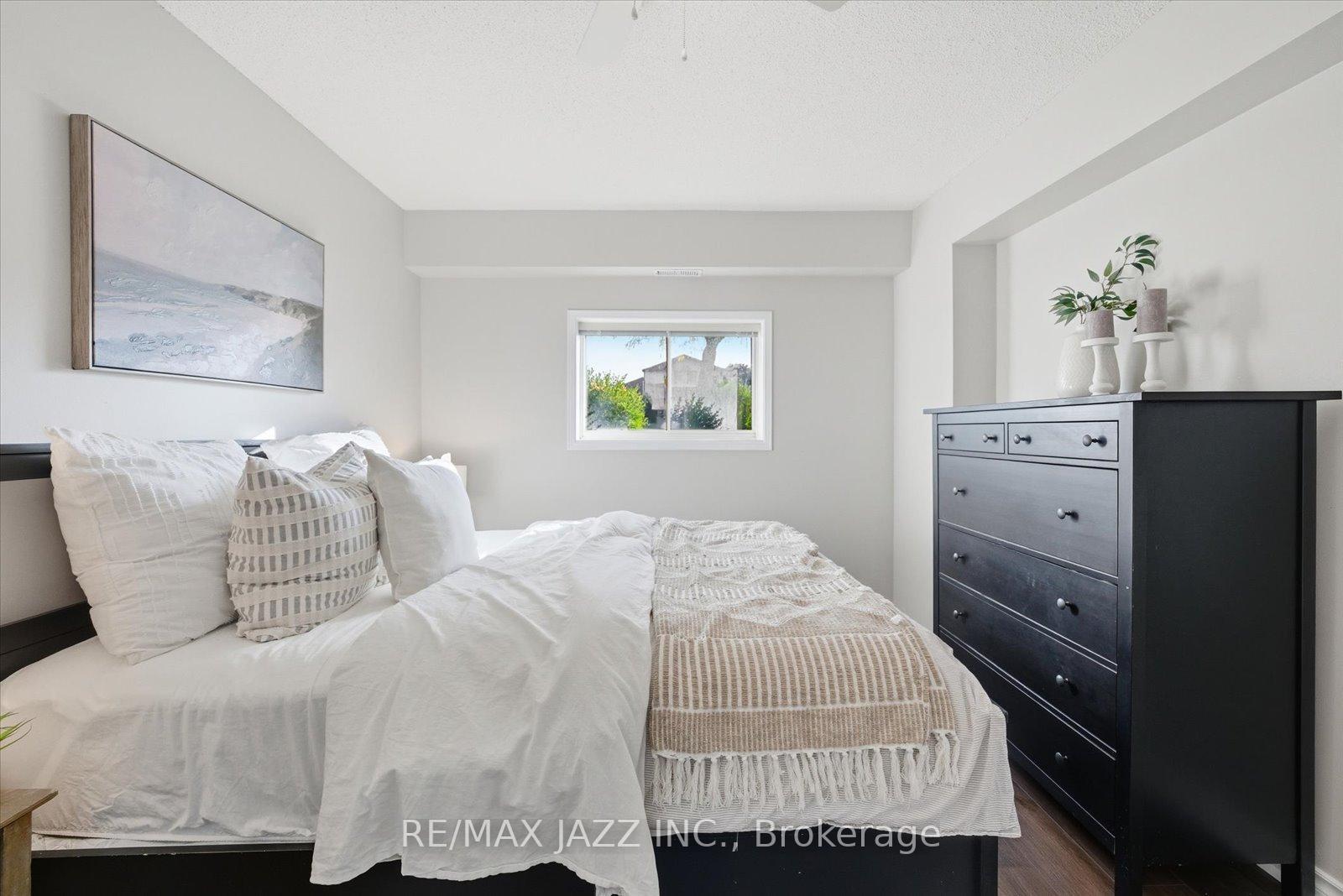 Photo 31 of 804 Beatrice Street E, Oshawa, Pinecrest — HOMEH
