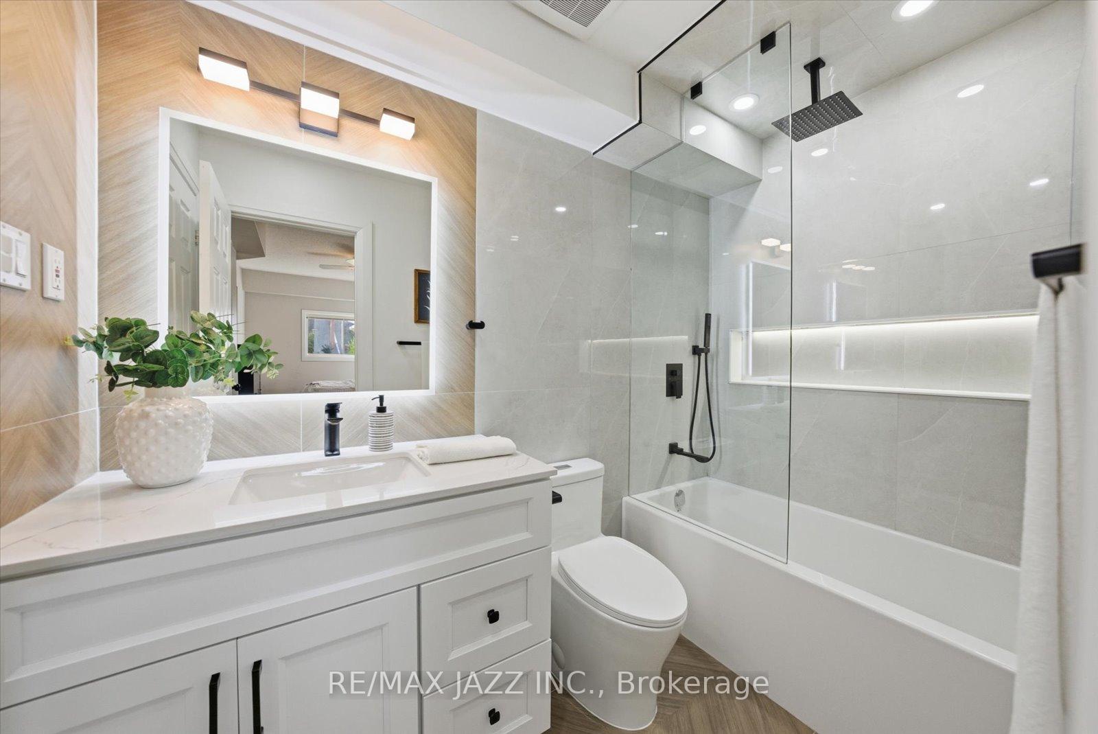 Photo 33 of 804 Beatrice Street E, Oshawa, Pinecrest — HOMEH