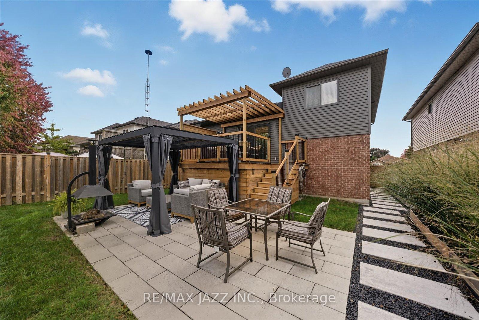 Photo 48 of 804 Beatrice Street E, Oshawa, Pinecrest — HOMEH
