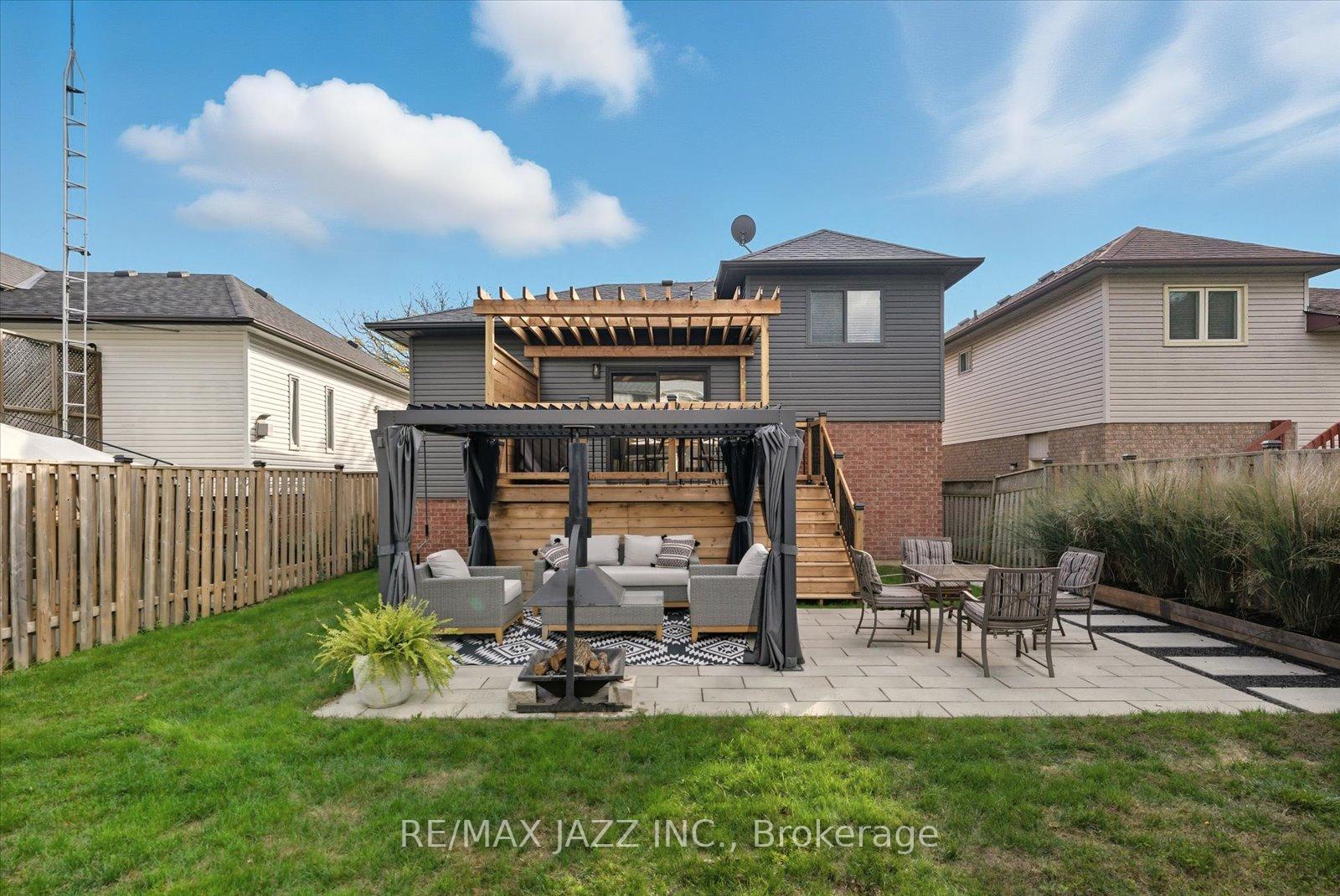 Photo 49 of 804 Beatrice Street E, Oshawa, Pinecrest — HOMEH