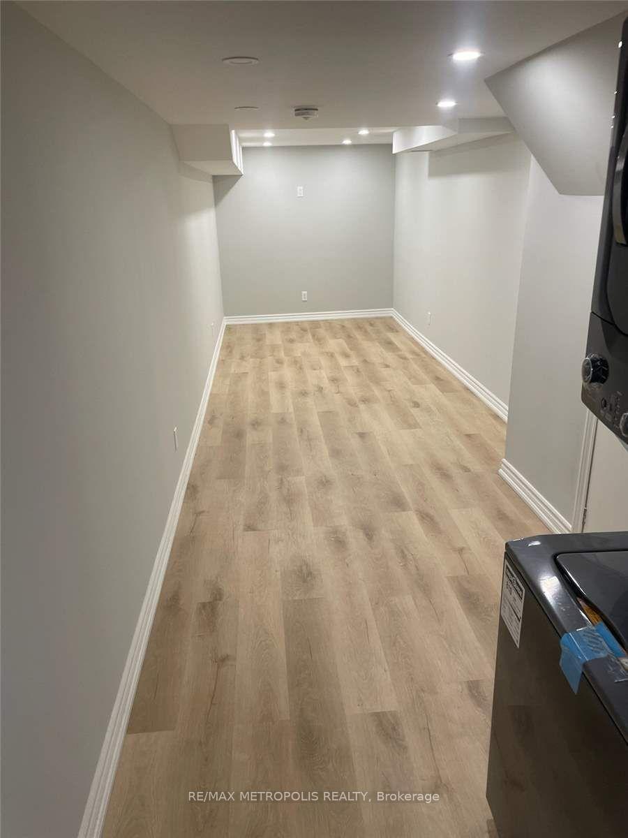 Photo 4 of Unit BSMT, 4 Liam Lane, Markham, Cedarwood — HOMEH