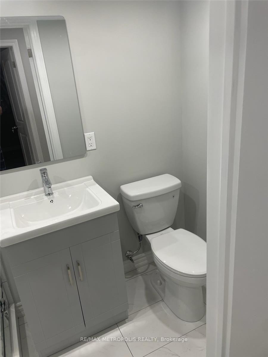Photo 10 of Unit BSMT, 4 Liam Lane, Markham, Cedarwood — HOMEH