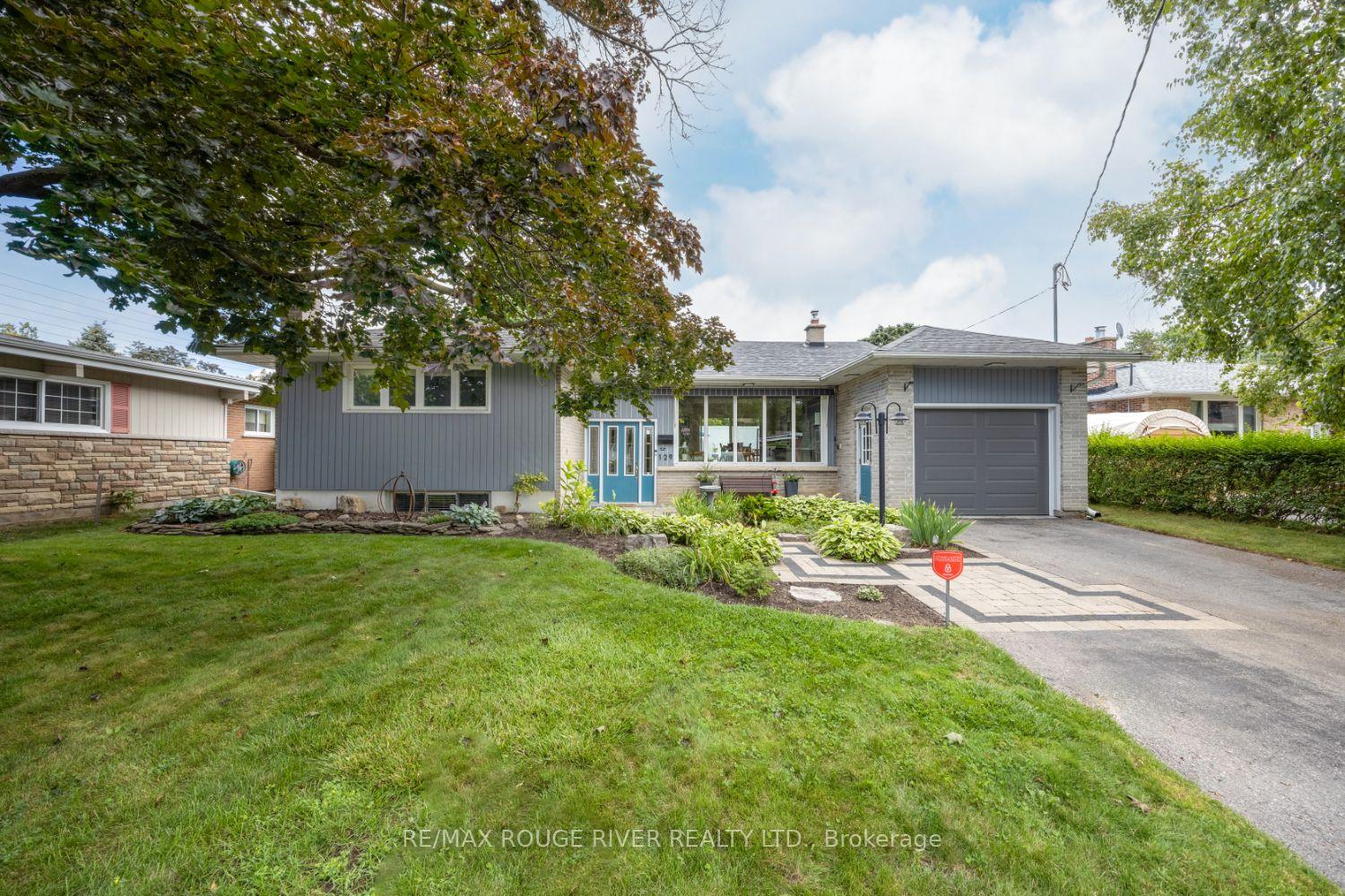 Photo 2 of 129 Briar Court, Oshawa, Eastdale — HOMEH