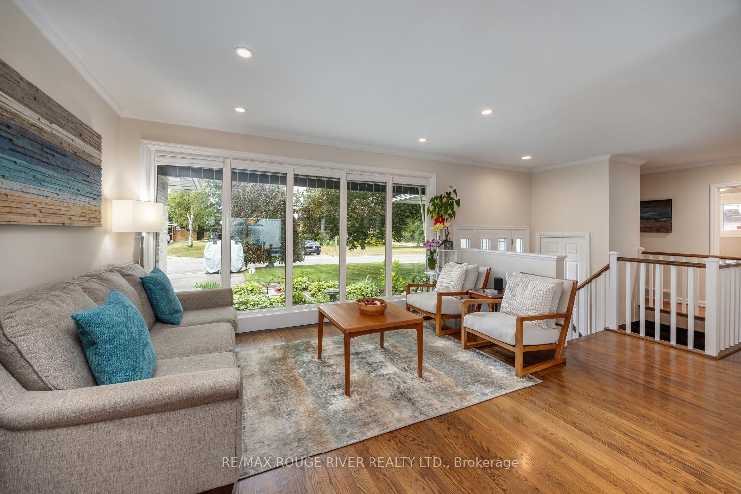 Photo 5 of 129 Briar Court, Oshawa, Eastdale — HOMEH
