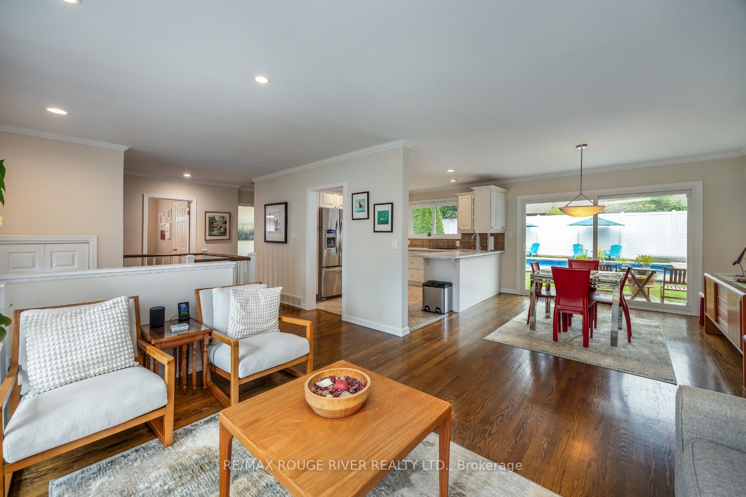 Photo 6 of 129 Briar Court, Oshawa, Eastdale — HOMEH