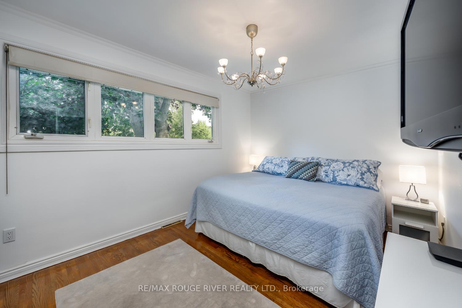 Photo 15 of 129 Briar Court, Oshawa, Eastdale — HOMEH