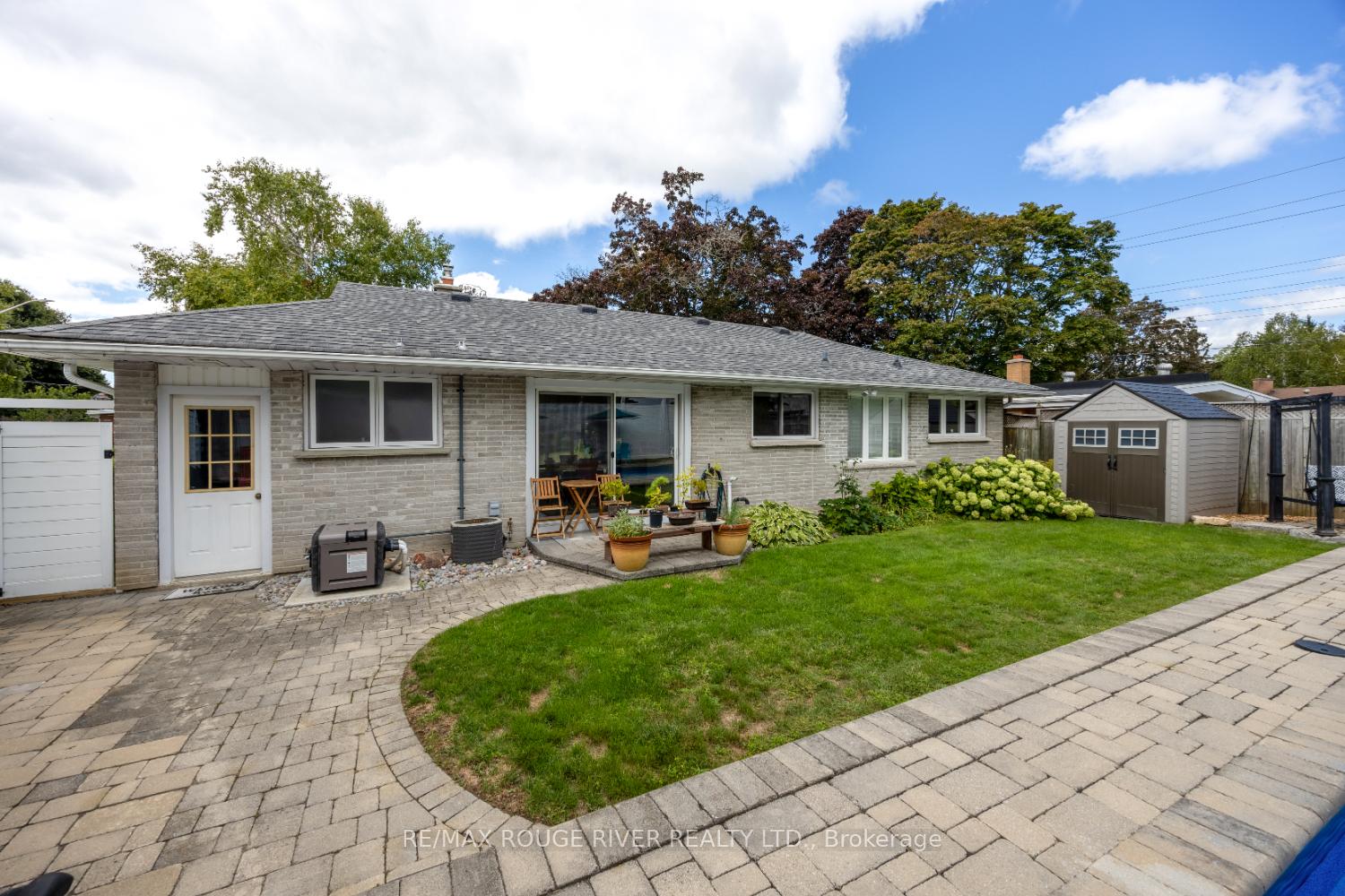 Photo 35 of 129 Briar Court, Oshawa, Eastdale — HOMEH