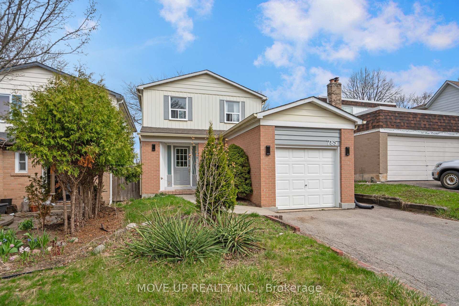Front of 785 Pam Crescent