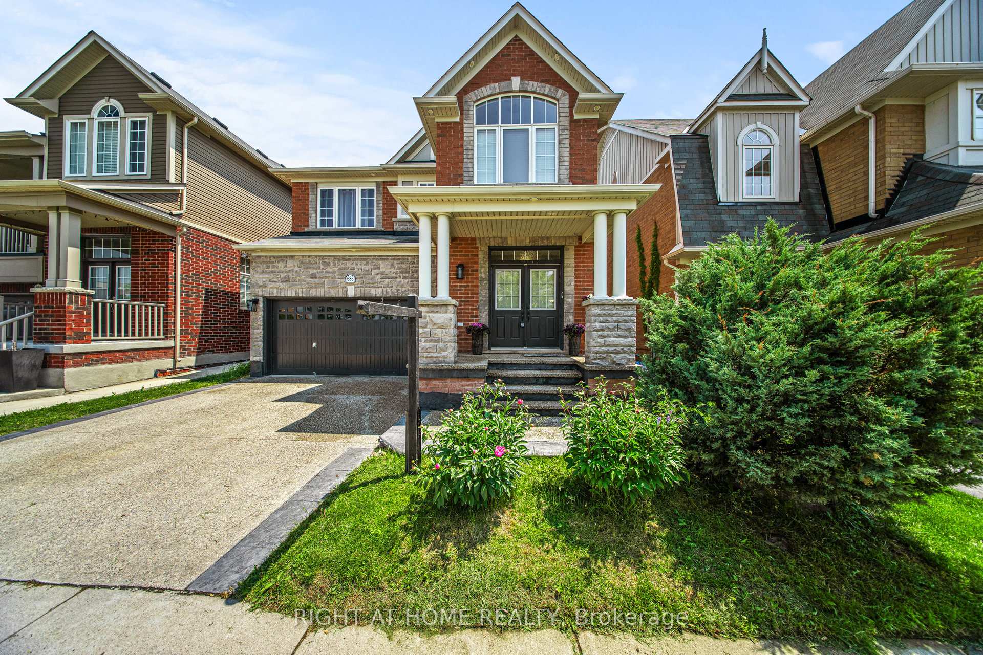 Front of 686 Bolingbroke Drive