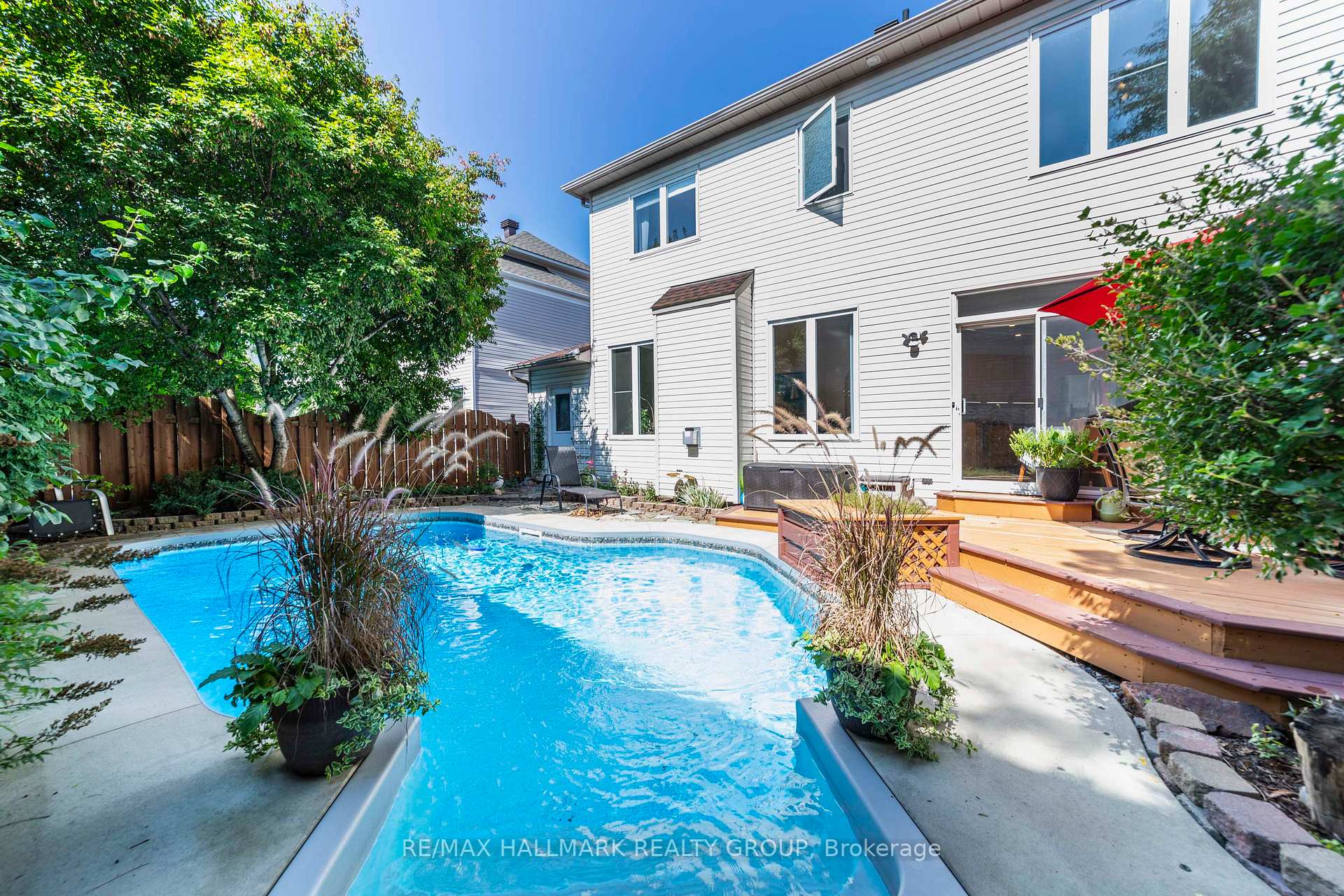 Front of 2220 des Grands Champs Way
