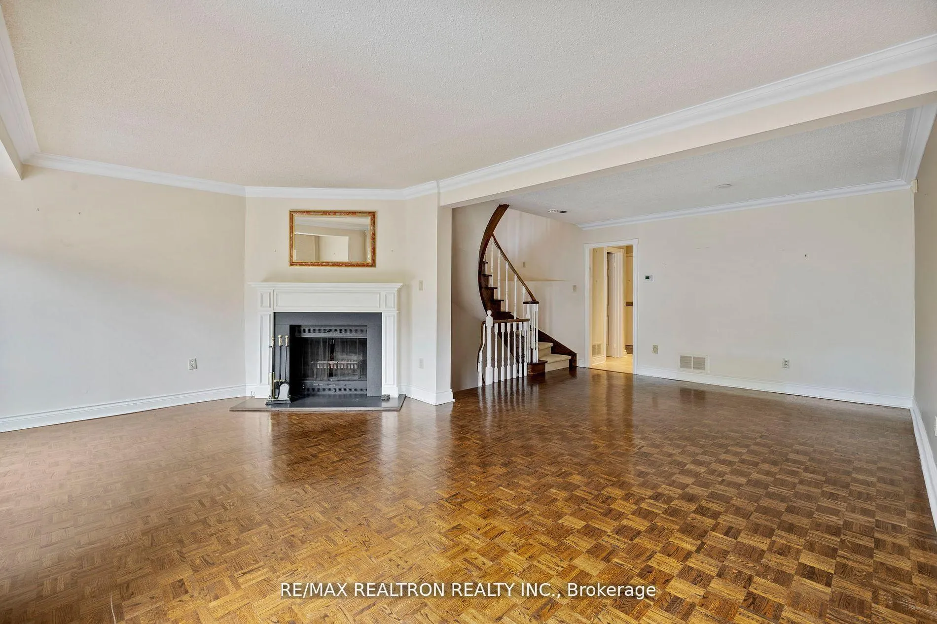 Photo 3 of 1364 Avenue Road, Toronto, Lawrence Park South — HOMEH