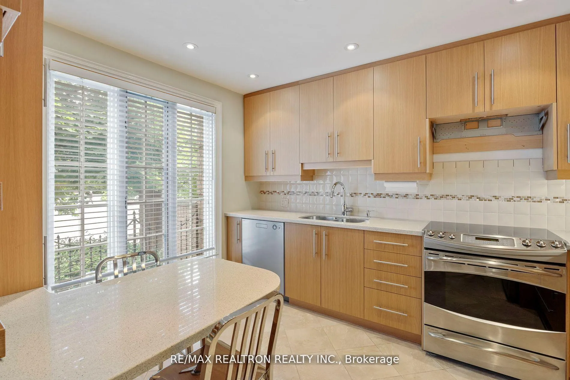 Photo 4 of 1364 Avenue Road, Toronto, Lawrence Park South — HOMEH