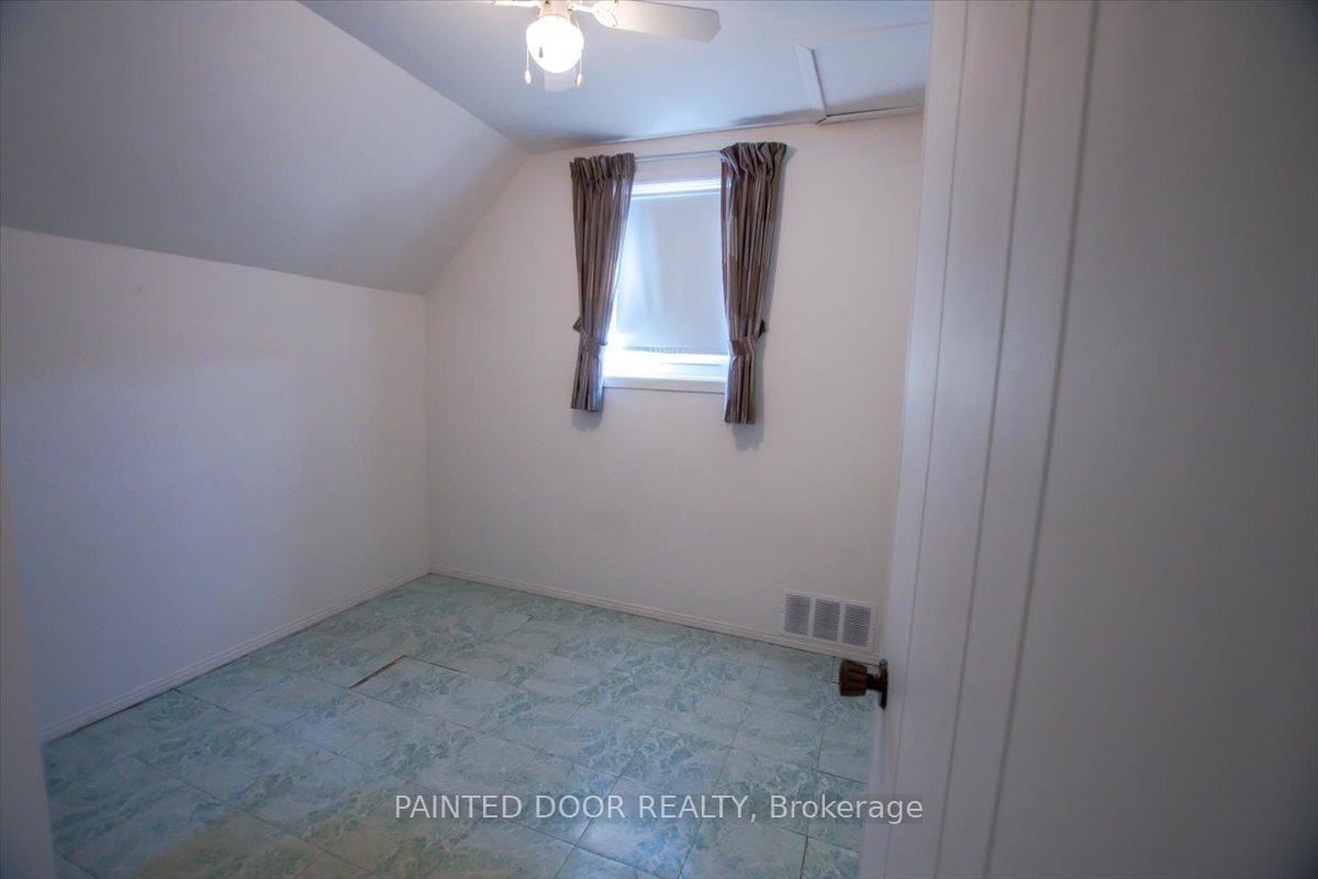 Photo 12 of 266 Sixth Avenue W, North Bay, Central — HOMEH