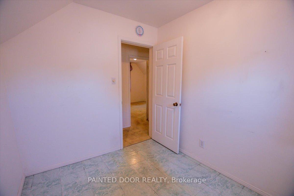 Photo 15 of 266 Sixth Avenue W, North Bay, Central — HOMEH