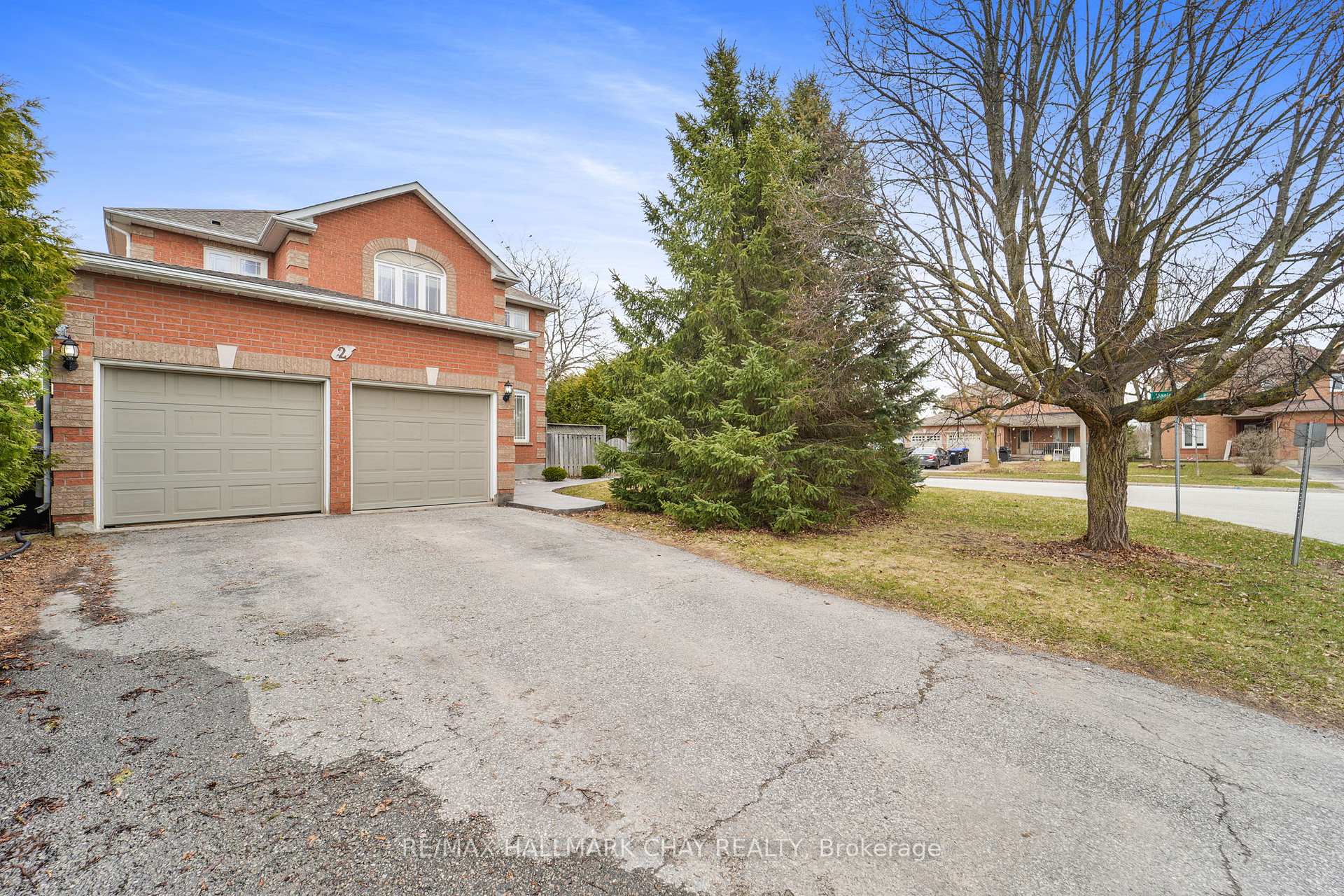 Photo 3 of 2 Mccullough Avenue, New Tecumseth, Beeton — HOMEH