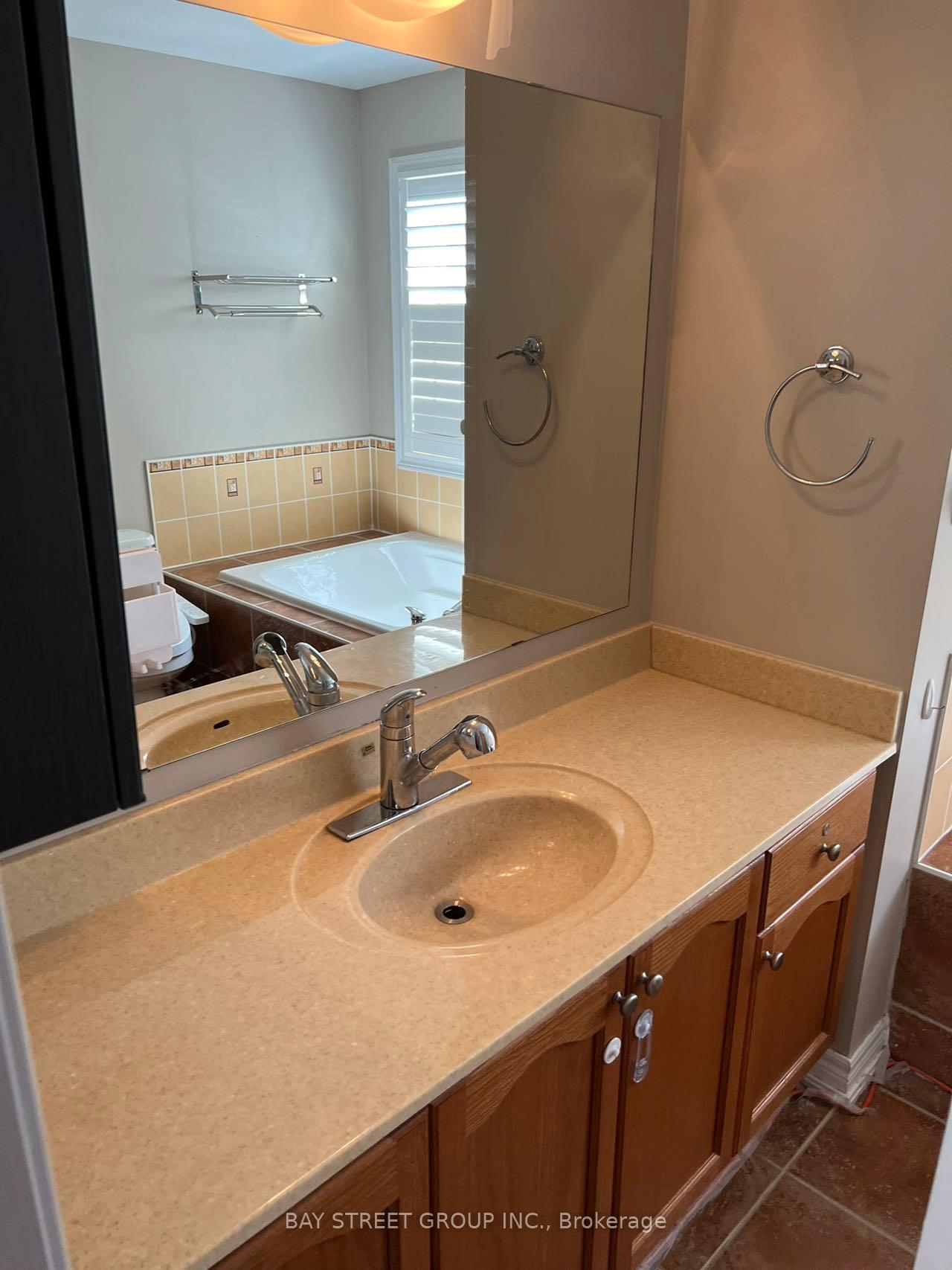 Photo 11 of 2 Castleview Crescent, Markham, Victoria Manor-Jennings Gate — HOMEH
