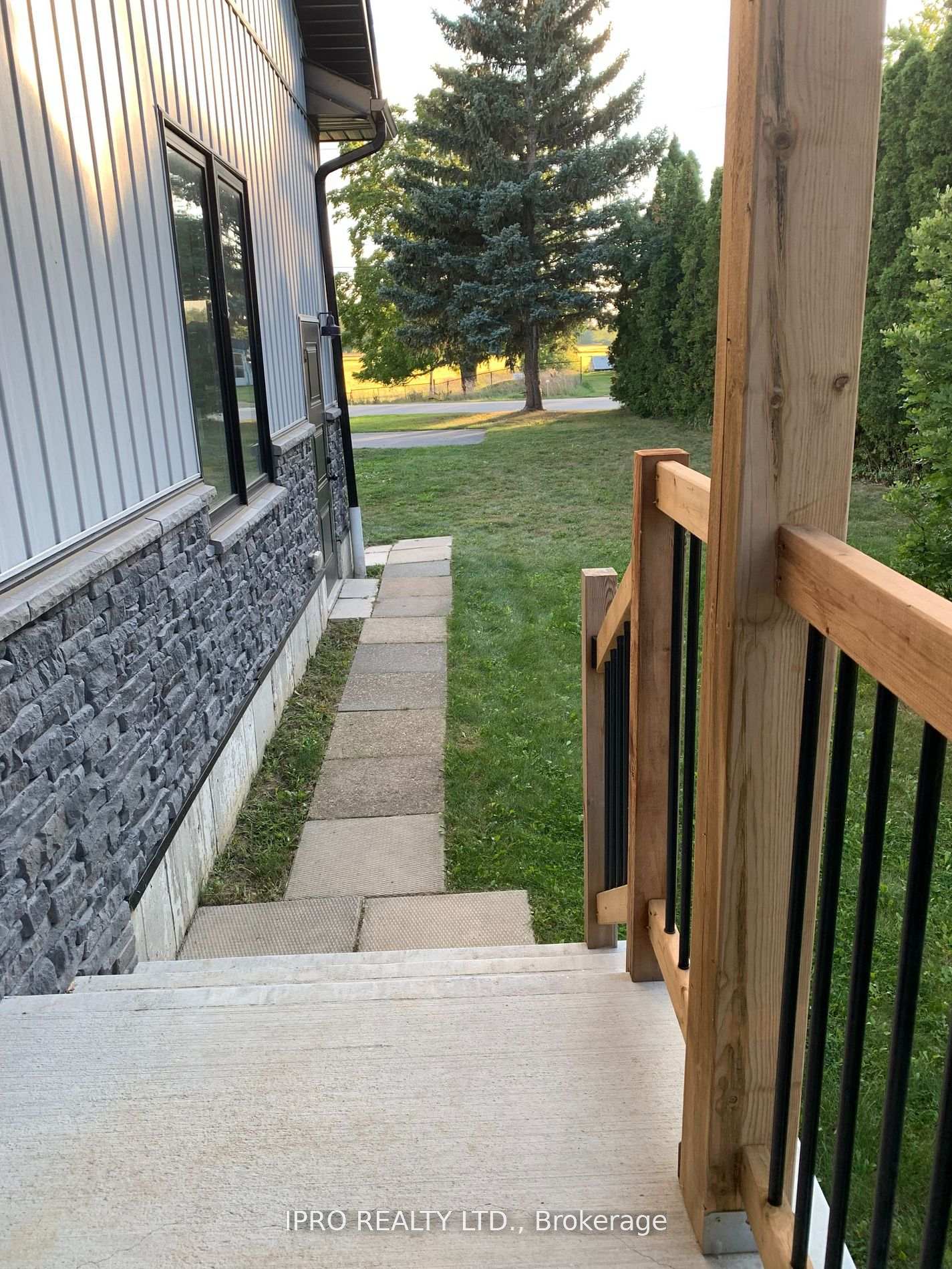 Photo 5 of Unit Loft, 5557 Eighth Line, Milton, Rural Trafalgar — HOMEH