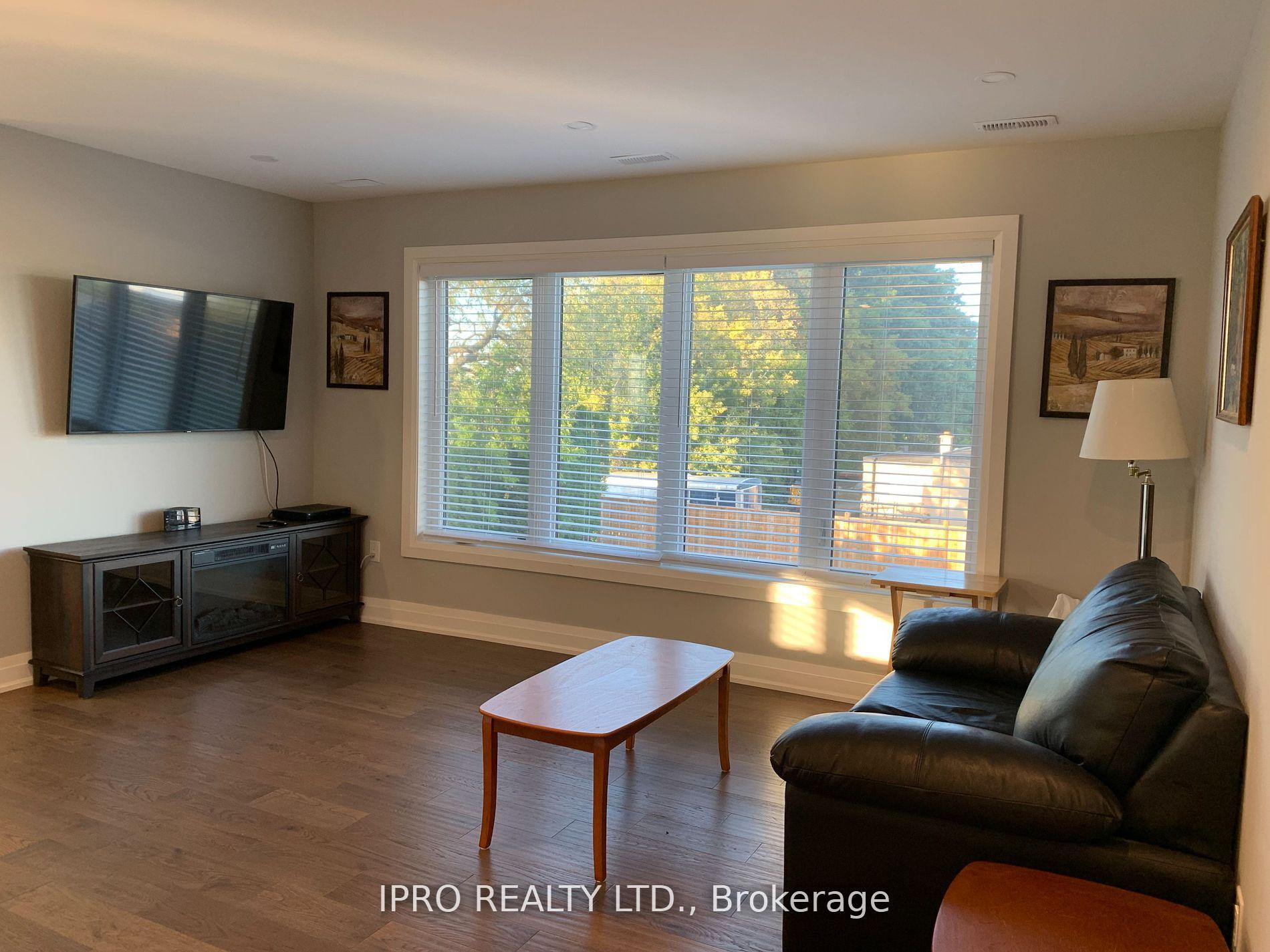 Photo 12 of Unit Loft, 5557 Eighth Line, Milton, Rural Trafalgar — HOMEH