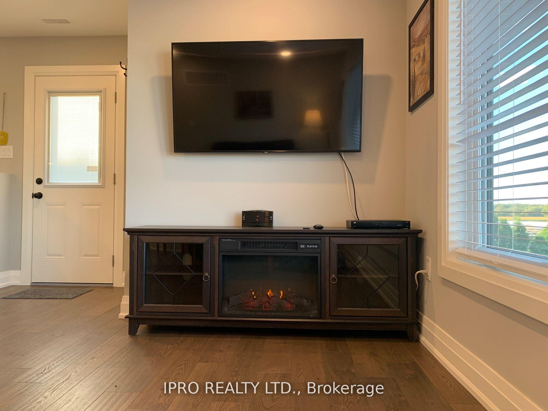 Photo 13 of Unit Loft, 5557 Eighth Line, Milton, Rural Trafalgar — HOMEH