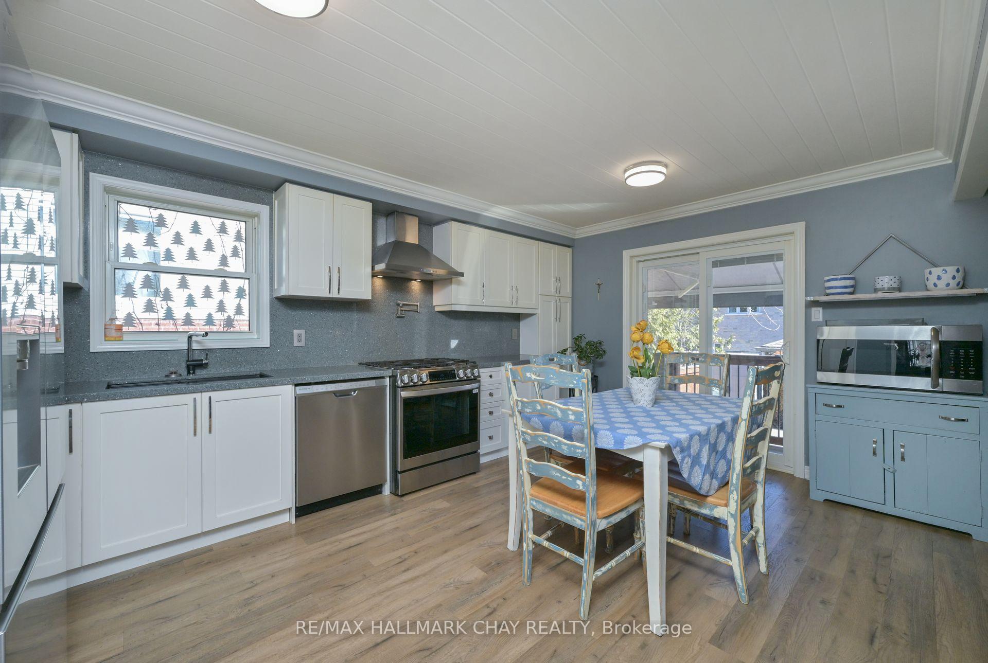 Photo 5 of 93 Banting Drive, New Tecumseth, Alliston — HOMEH