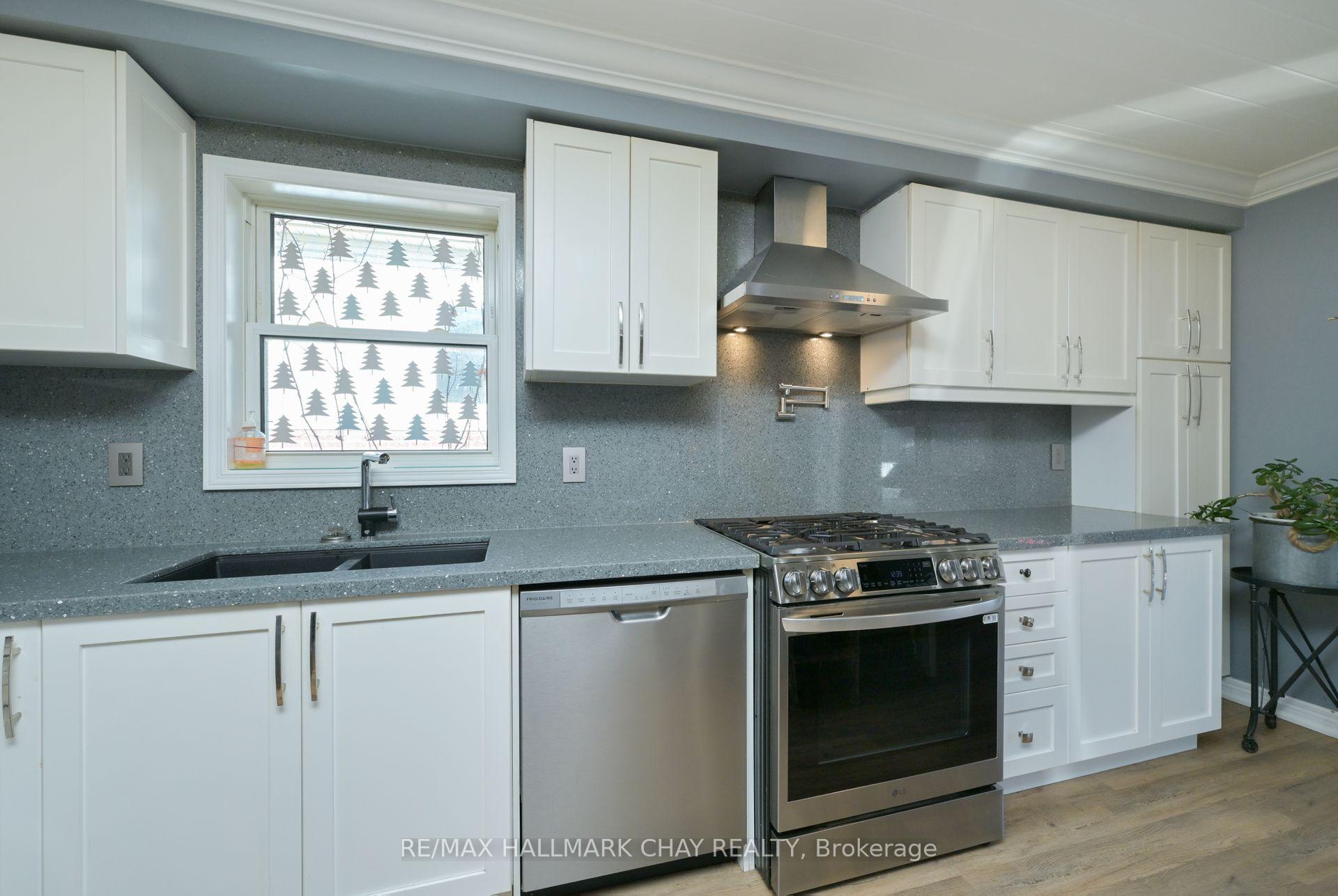 Photo 7 of 93 Banting Drive, New Tecumseth, Alliston — HOMEH