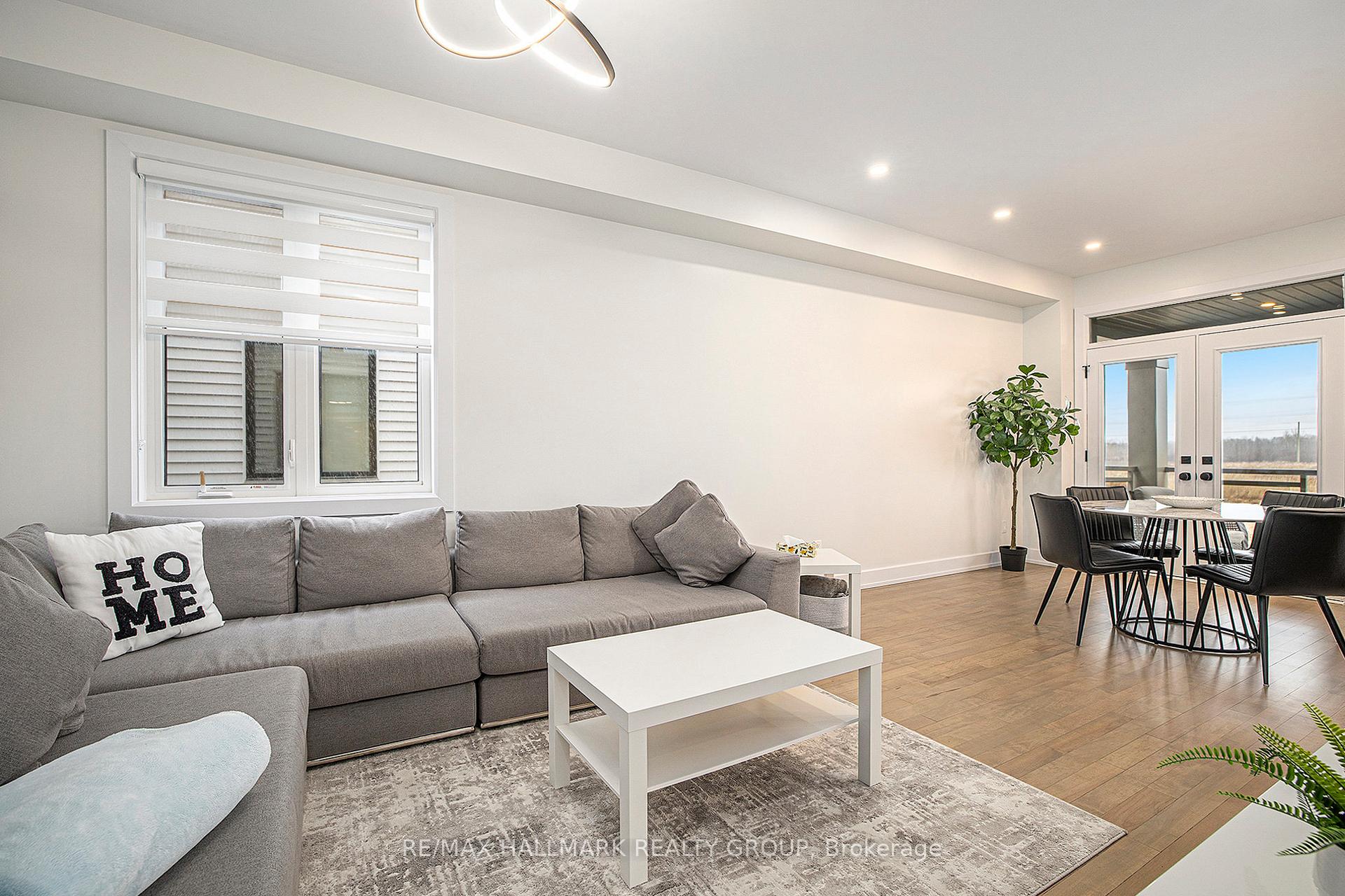 Photo 4 of 20 Verglas Lane, Ottawa, Mer Bleue/Bradley Estates/Anderson Park — HOMEH