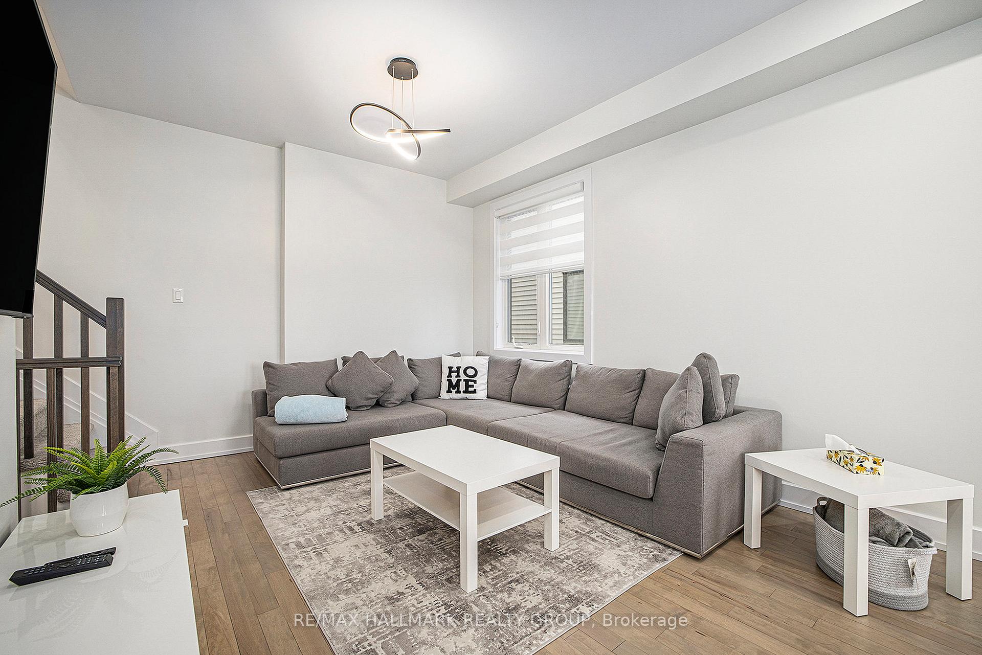 Photo 5 of 20 Verglas Lane, Ottawa, Mer Bleue/Bradley Estates/Anderson Park — HOMEH
